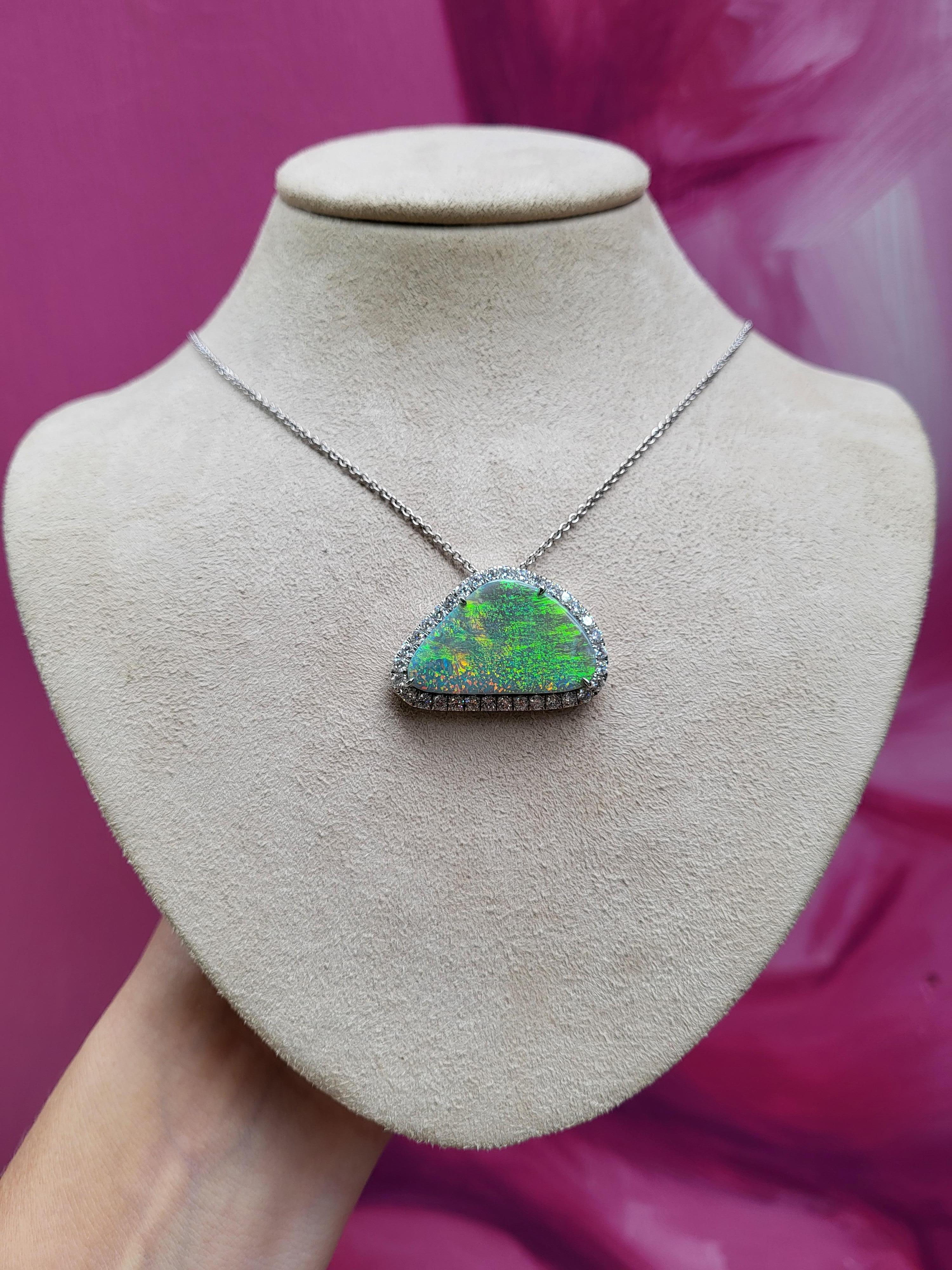 15.72 Carat Lightning Ridge Opal and Diamond Pendant Necklace For Sale 1