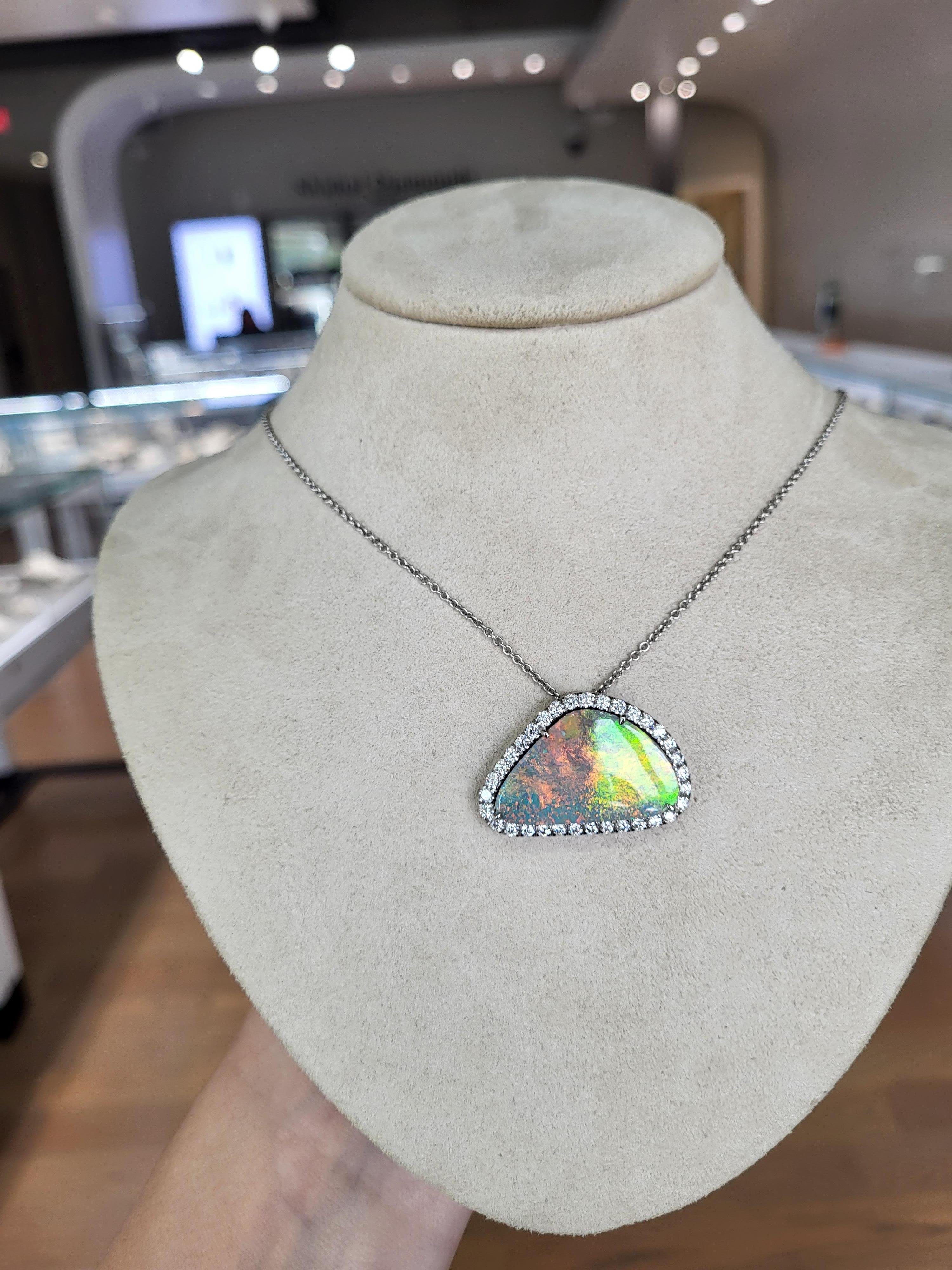 15.72 Carat Lightning Ridge Opal and Diamond Pendant Necklace For Sale 3