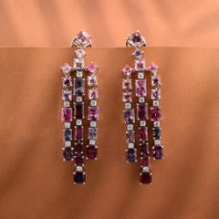 Boucles d'oreilles chandelier à plusieurs spinelles de 15,72 carats et diamants de 0,69 carat en or blanc 14 carats