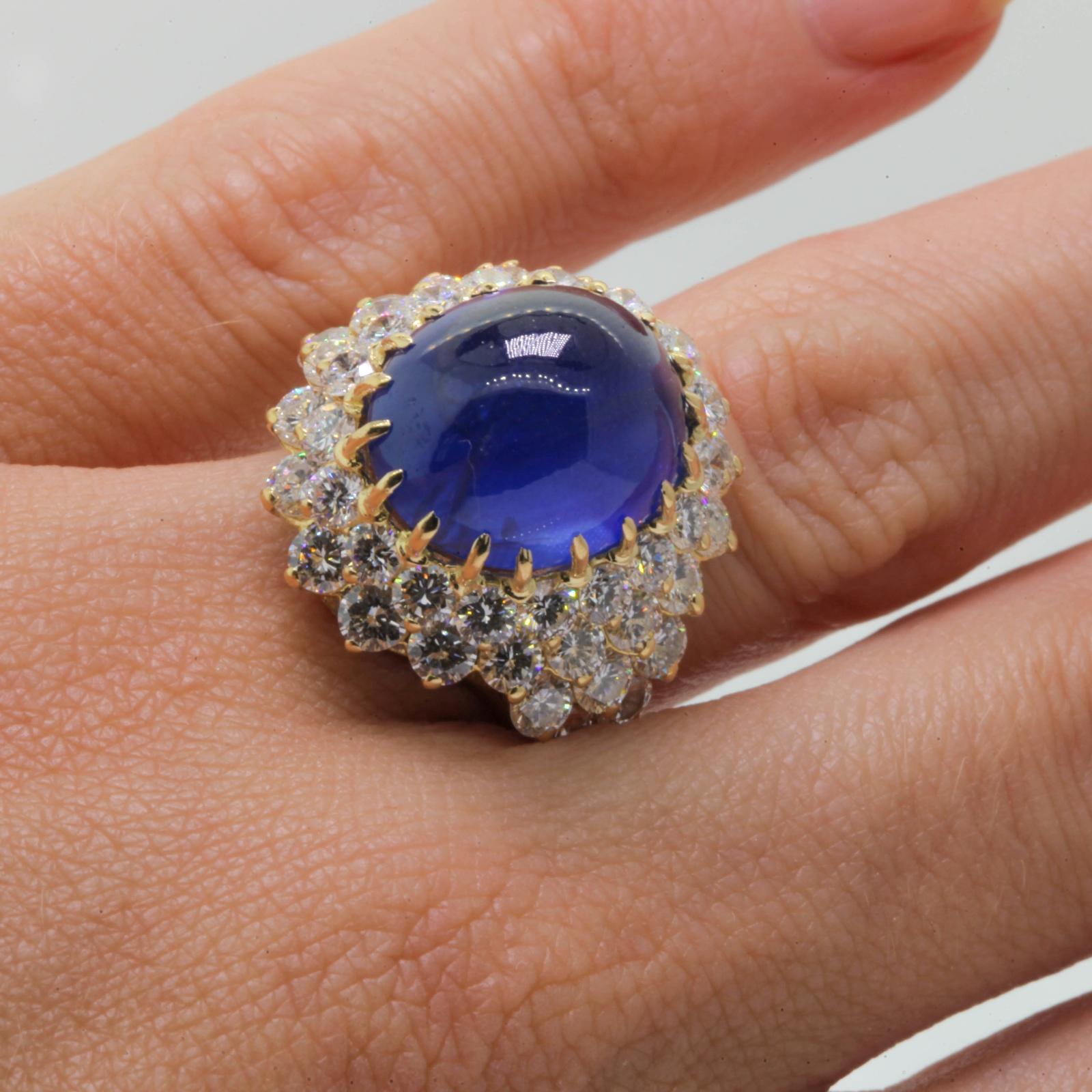 15.74 Carat Ceylon Sapphire Diamond Gold Ring In Good Condition In Beverly Hills, CA