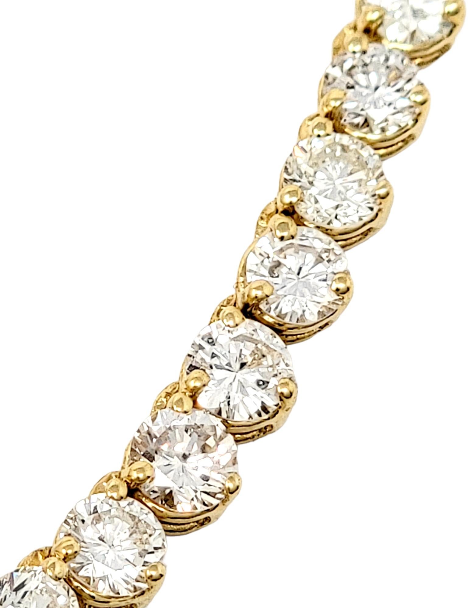 Taille ronde Collier tennis gradué en or jaune 14 carats avec diamants ronds de 15,74 carats au total en vente