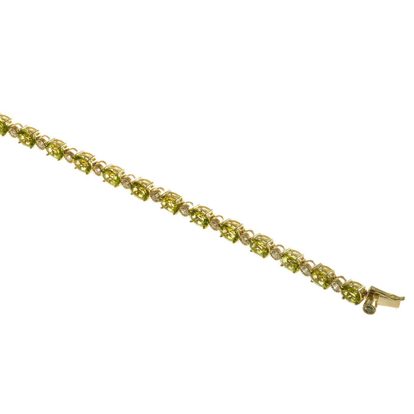 Oval Cut 15.75 Carat Peridot Diamond 14 Karat Yellow Gold Bracelet