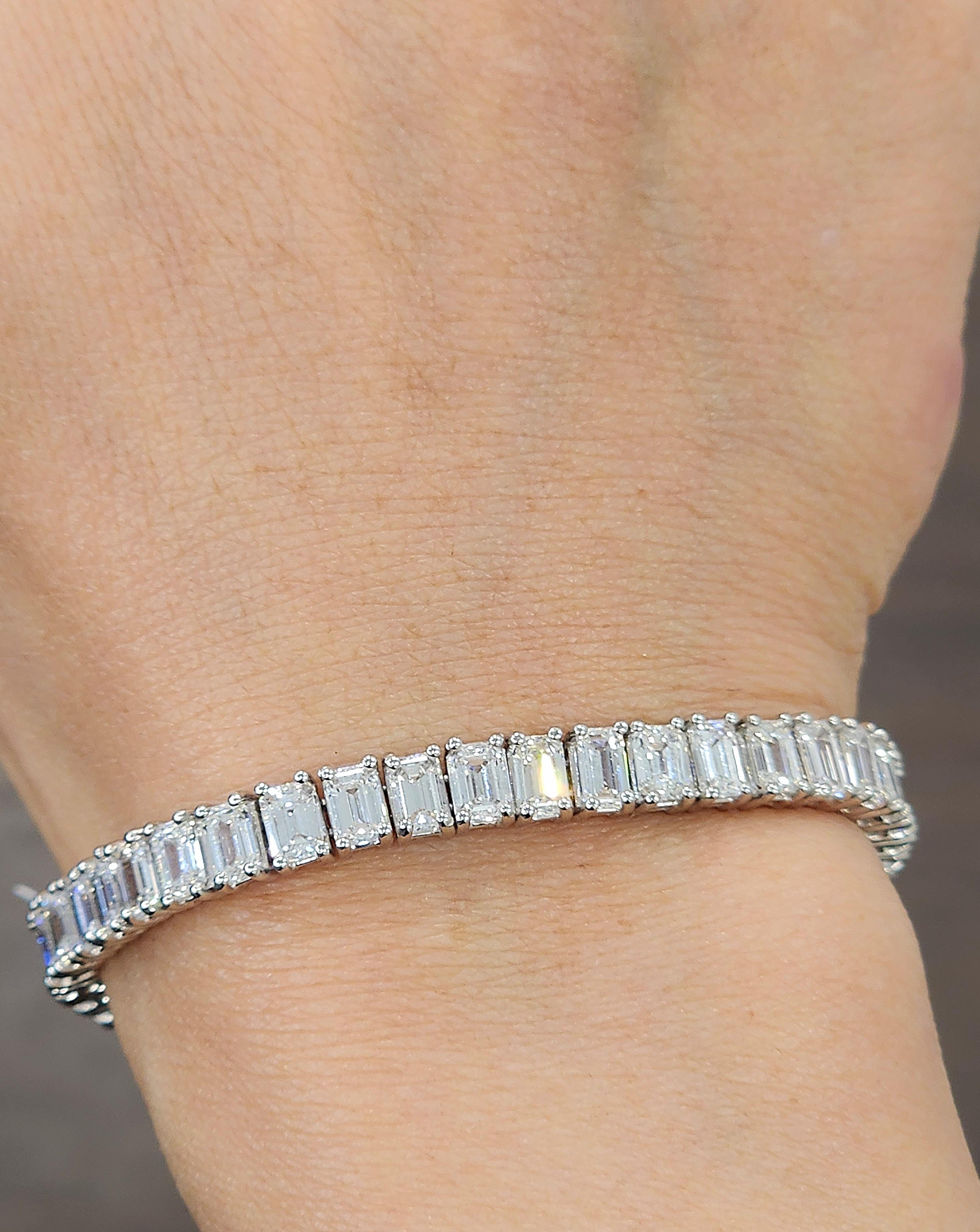 15.77 Karat Diamant-Tennisarmband mit Smaragdschliff im Zustand „Neu“ im Angebot in Chicago, IL