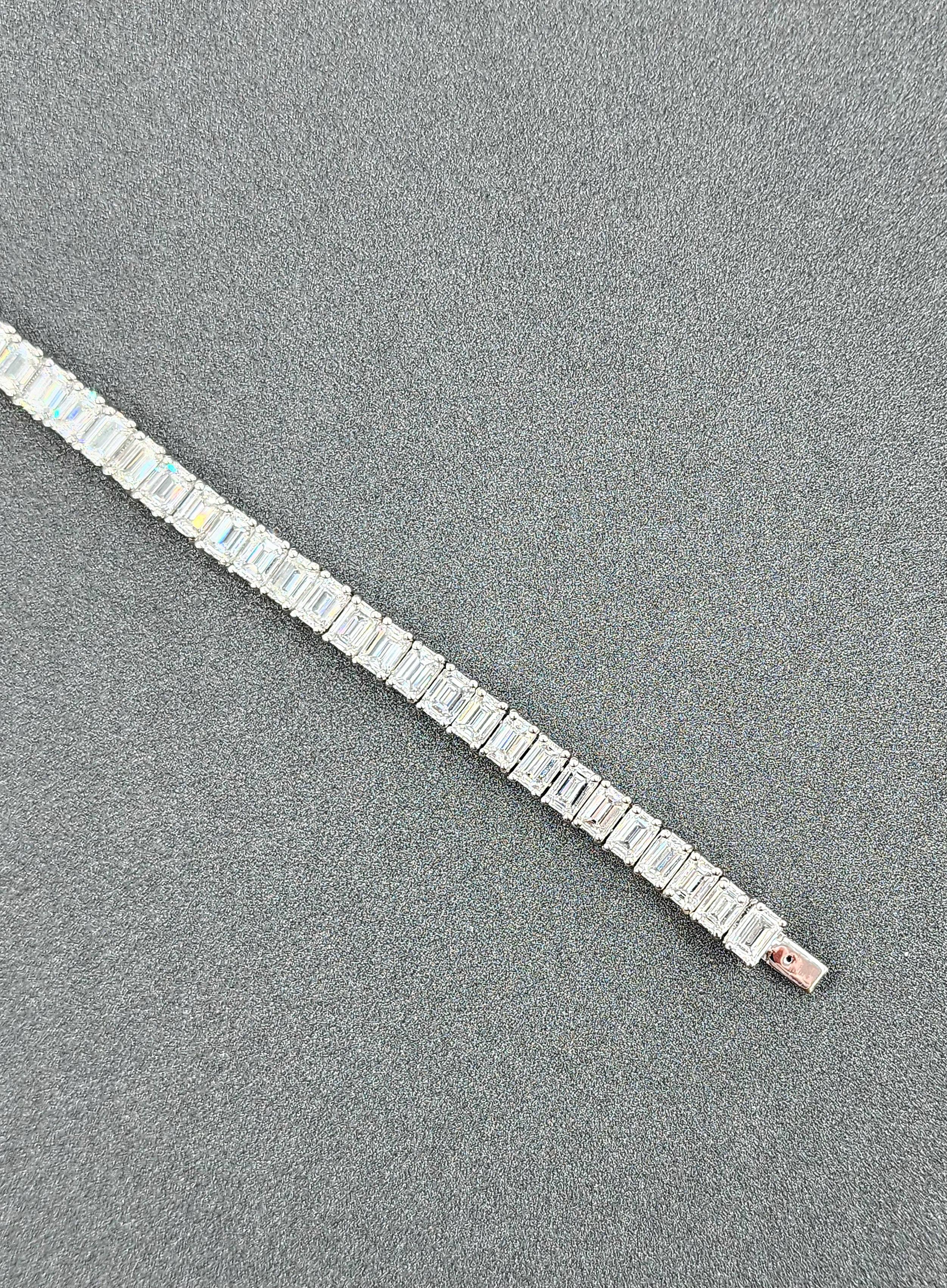 15.77 Karat Diamant-Tennisarmband mit Smaragdschliff im Zustand „Neu“ im Angebot in Chicago, IL