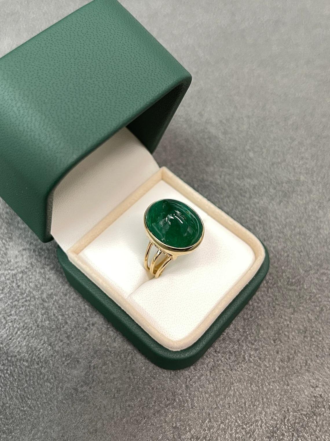 15.77ct 14K Huge Natural Cabochon Emerald-Oval Cut Solitaire Gold Ring In New Condition For Sale In Jupiter, FL