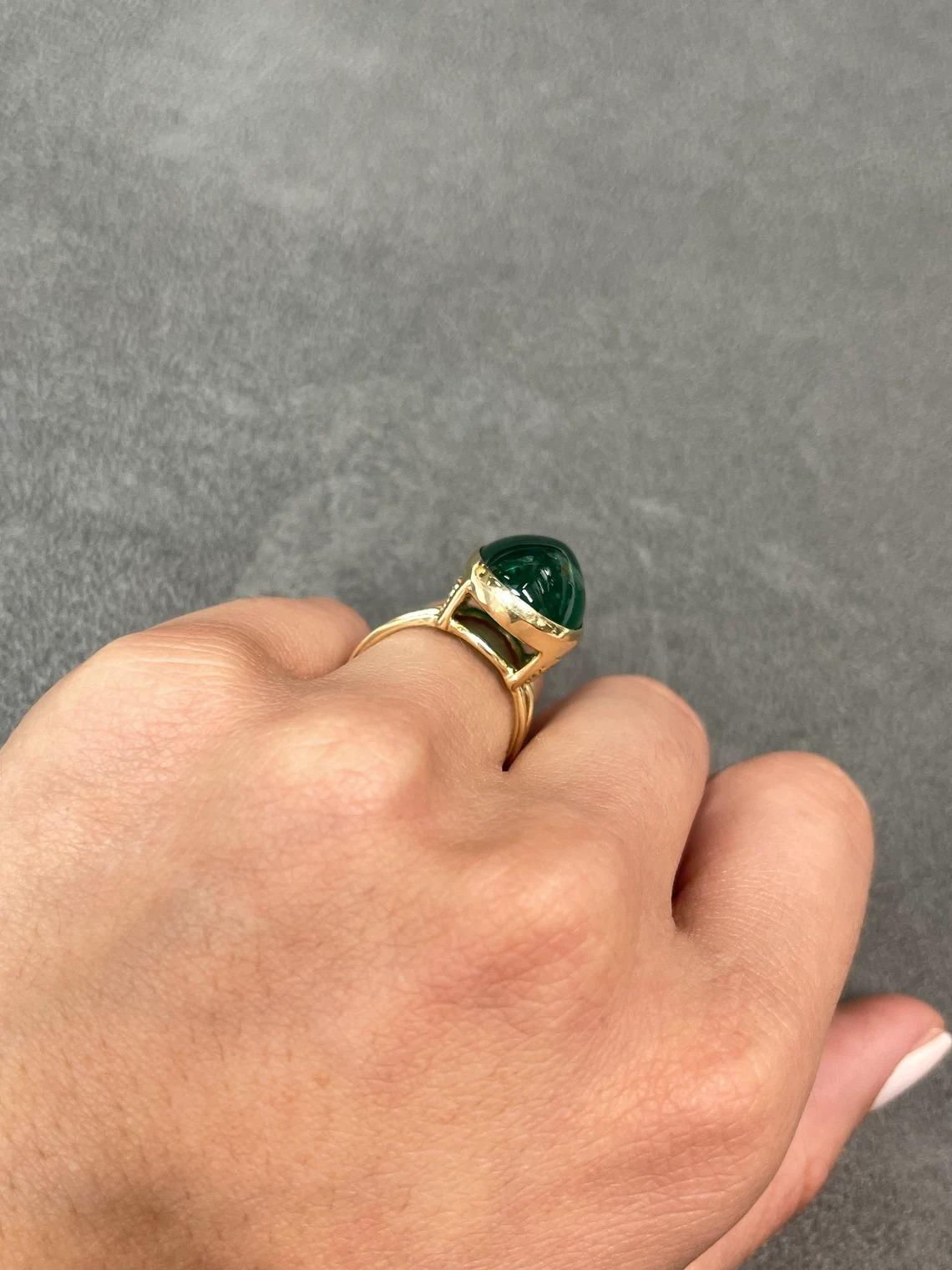 Bague solitaire en or 14 carats avec grande émeraude cabochon ovale de 15,77 carats en vente 1