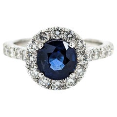 Anillo Halo de Zafiro Azul y Diamante de Oro Blanco de 1,57 ct