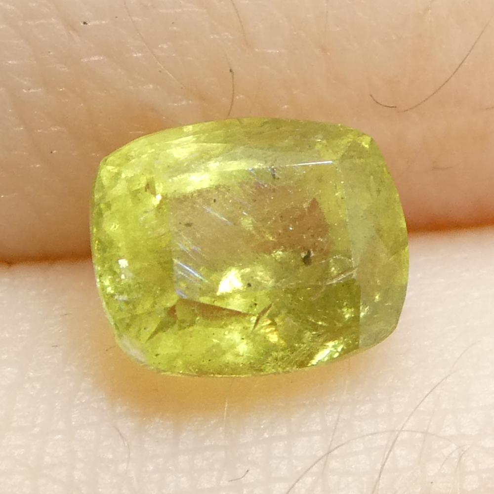 1.57ct Saphir jaune coussin de Tanzanie en vente 7