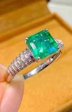 1.57ct Emerald & 0.23ct White Diamond Ring in Platinum