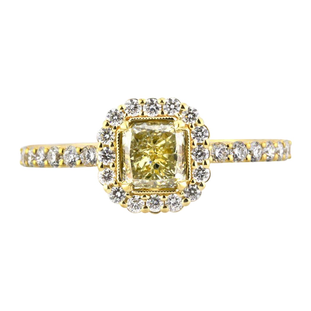1.57ct Fancy Yellow Radiant Cut Diamond Engagement Ring en venta