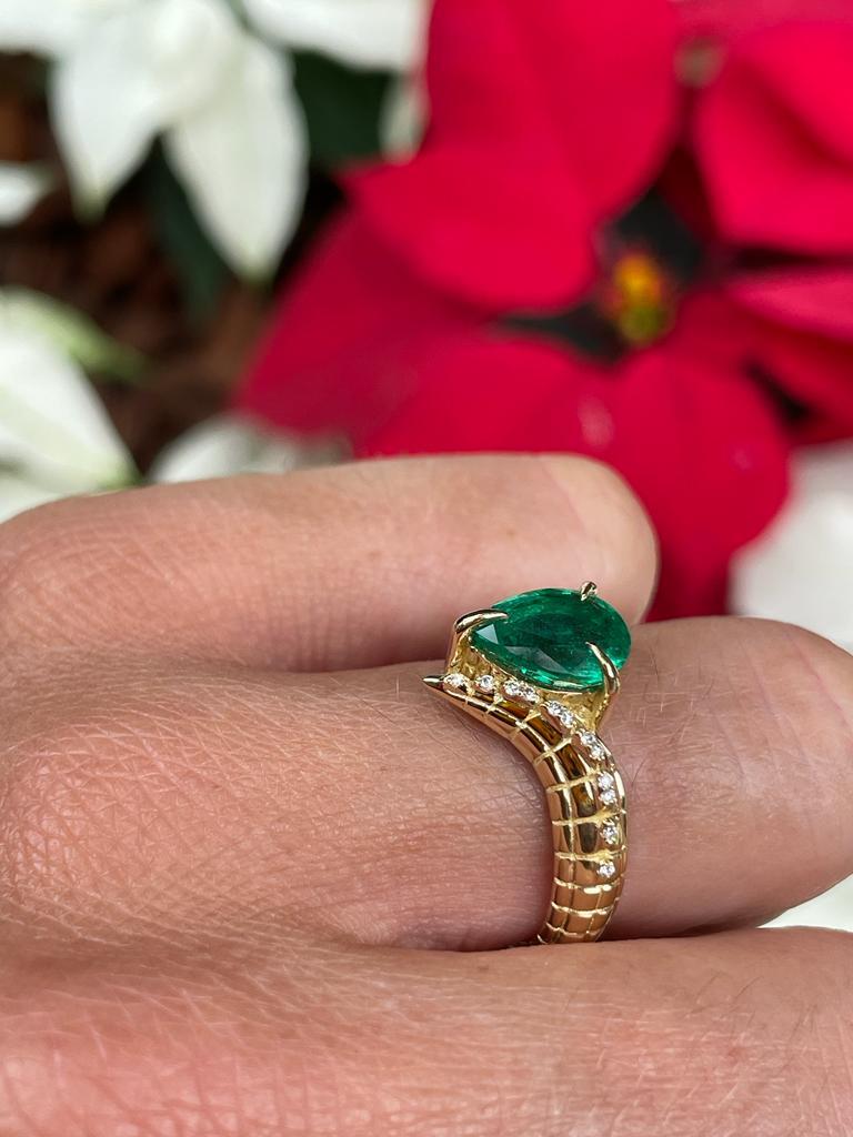 1.57ct Pear cut Emerald and diamond ring OHLIGUER CROC Dragon in 18k For Sale 7