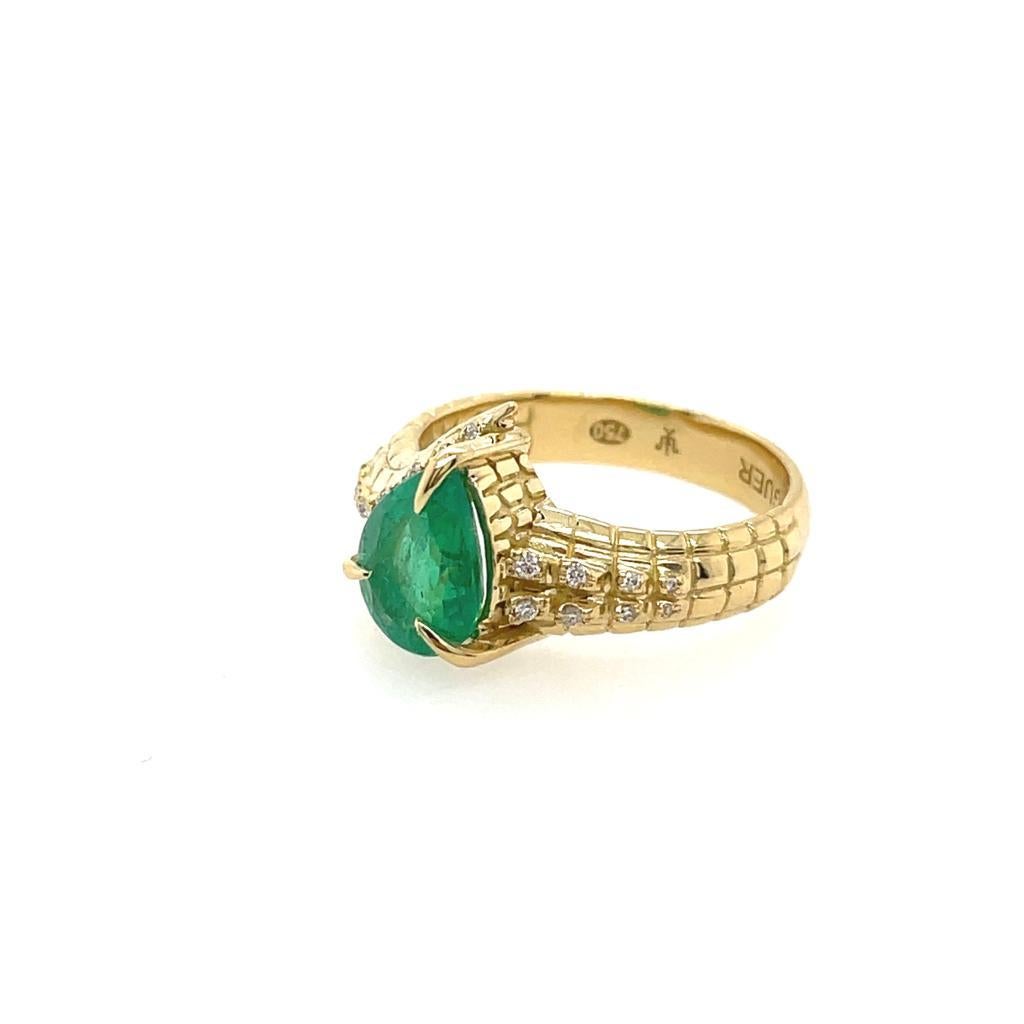 Pear Cut 1.57ct Pear cut Emerald and diamond ring OHLIGUER CROC Dragon in 18k For Sale