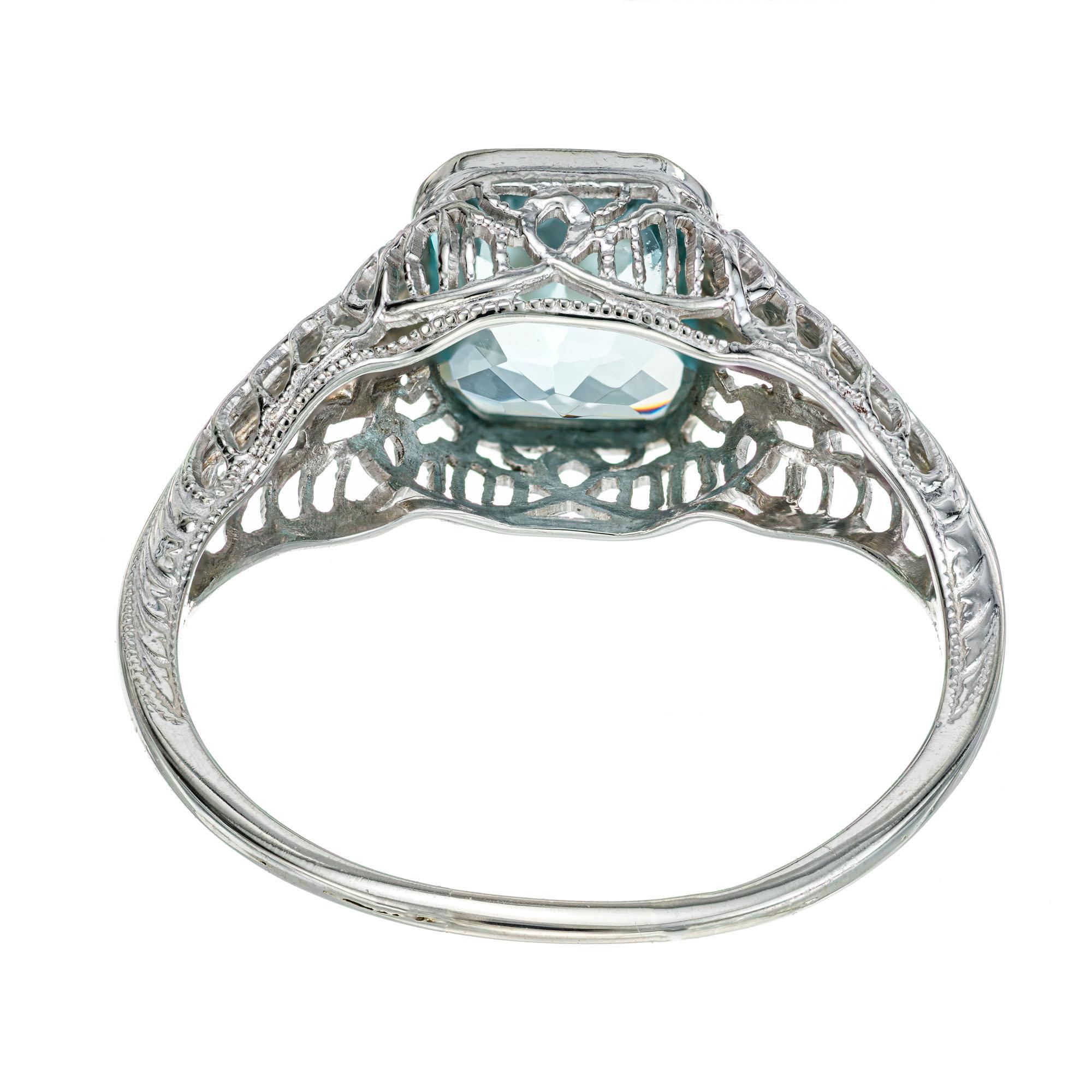 1.58 Carat Aquamarine Diamond Gold Filigree Three-Stone Ring In Good Condition For Sale In Stamford, CT