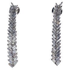 Boucles d'oreilles fantaisie 18 carats TT avec diamants taille baguette 1,58 carat