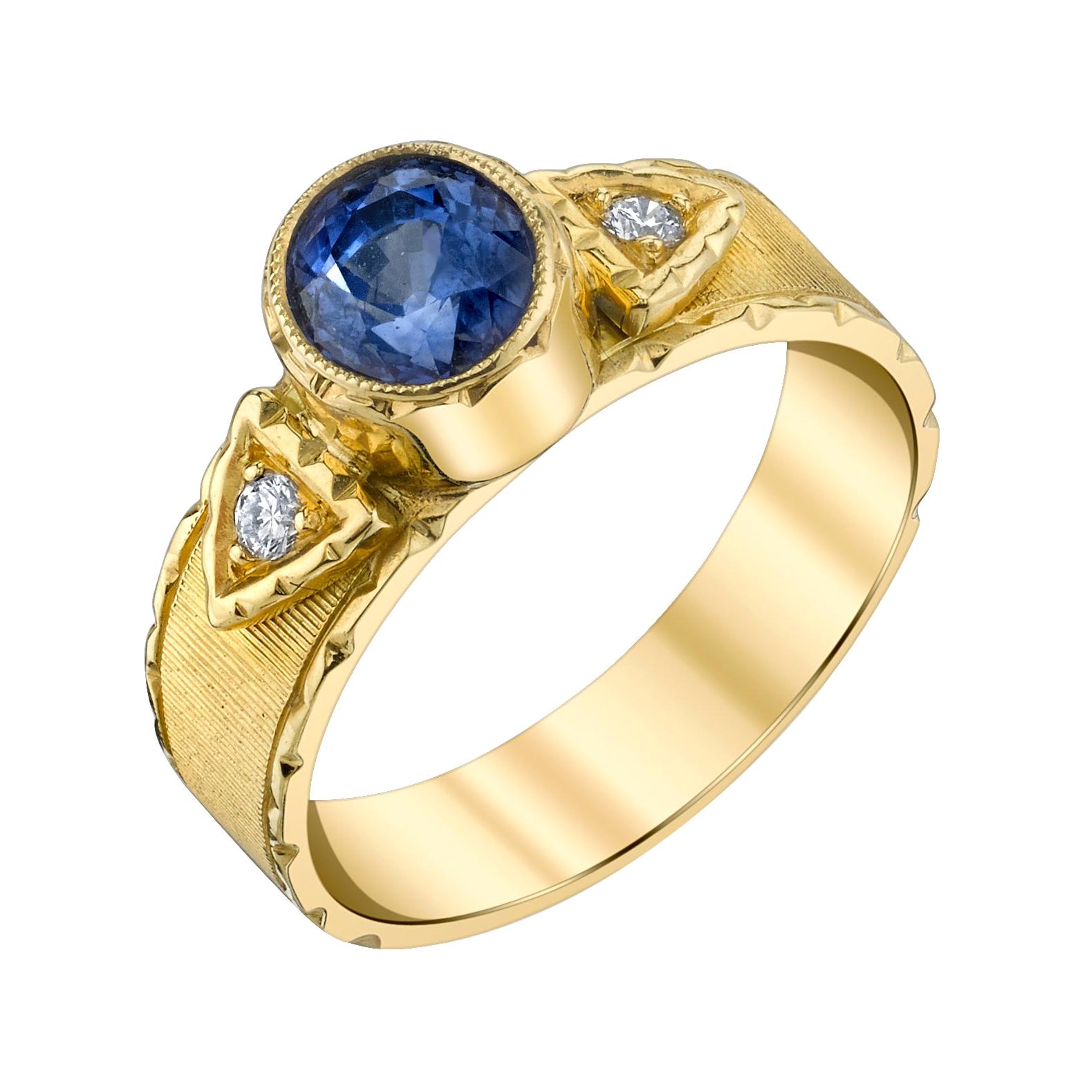 1.58 Carat Blue Sapphire and Diamond Hand-Engraved Band Ring in 18k Yellow Gold  For Sale