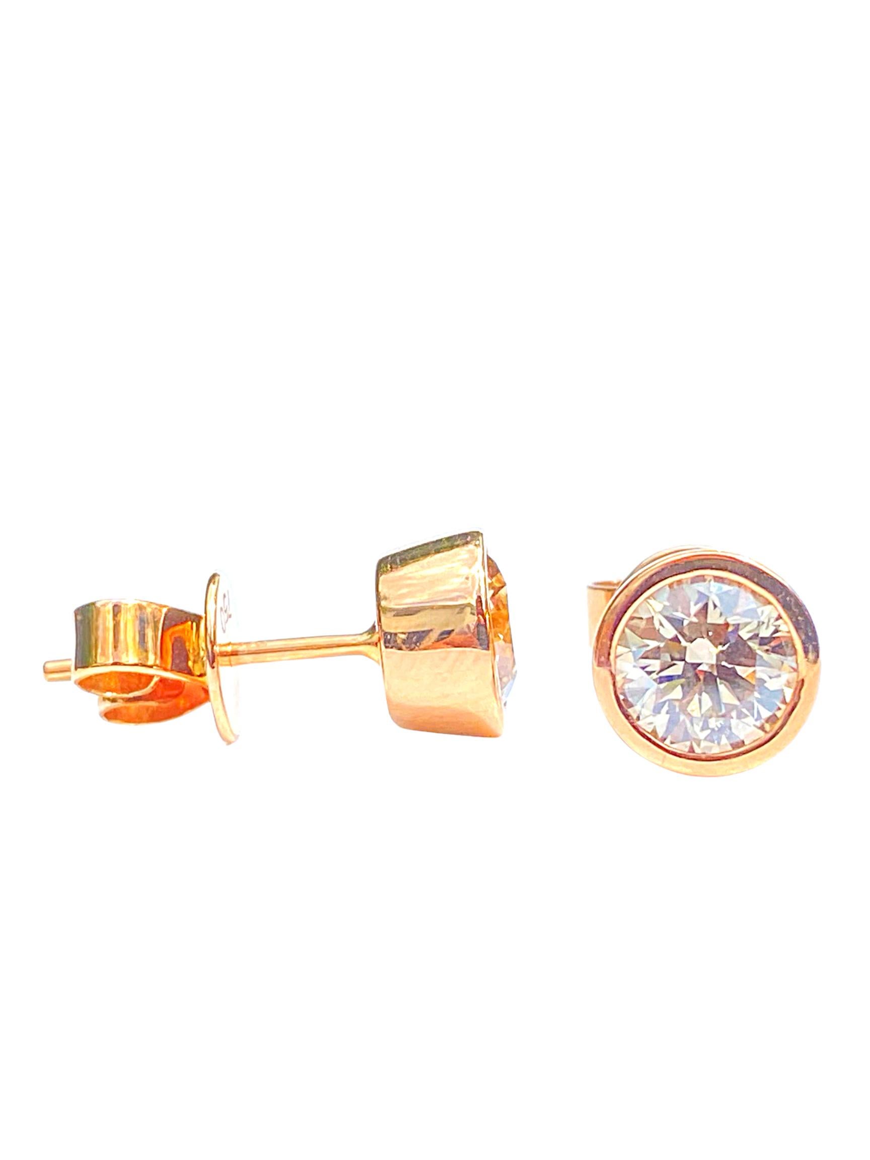 Modern 1.58 Carat Diamond and 18k Rose Gold Stud Earrings Round-Brilliant Cut Diamonds For Sale