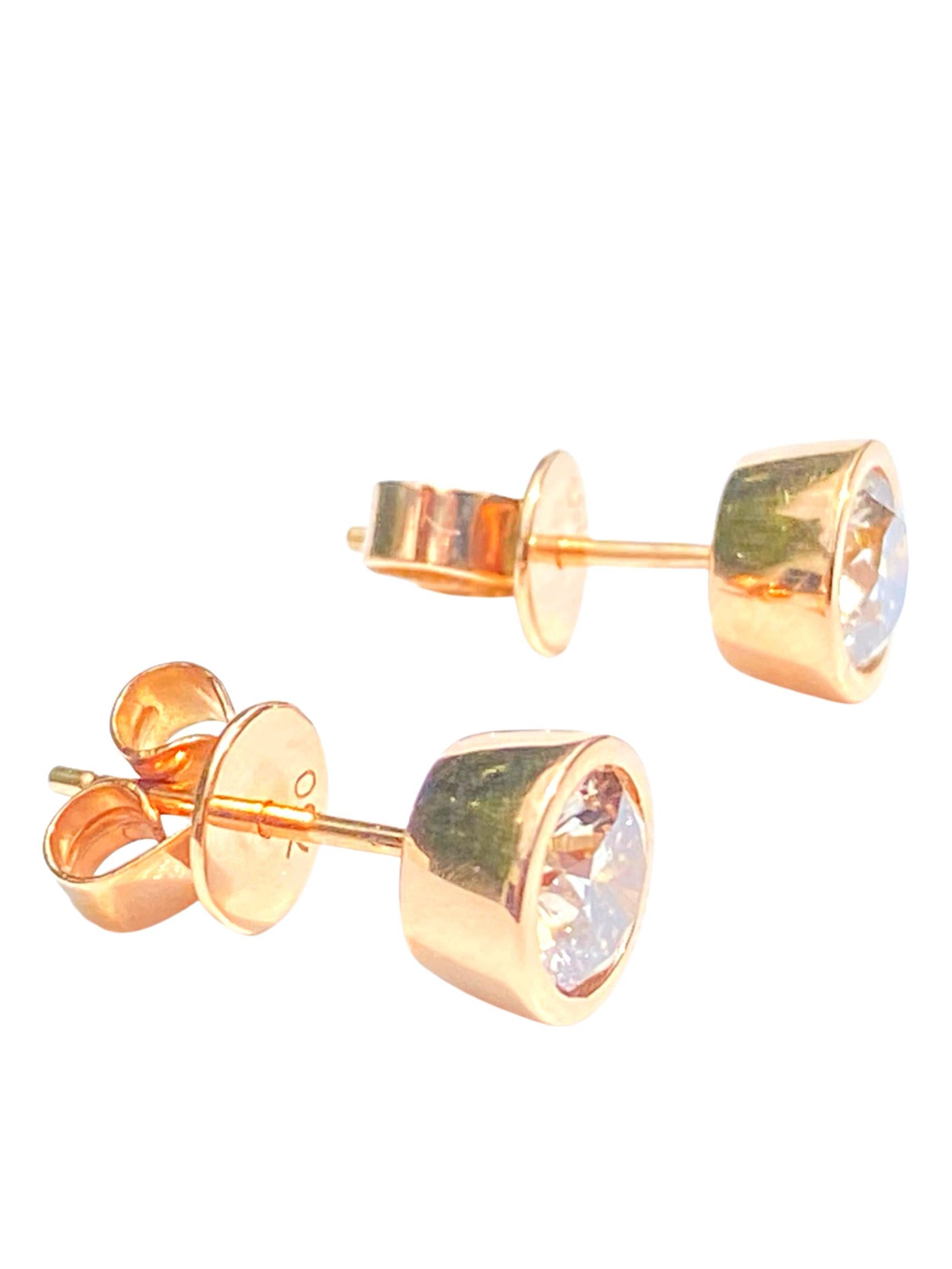Round Cut 1.58 Carat Diamond and 18k Rose Gold Stud Earrings Round-Brilliant Cut Diamonds For Sale