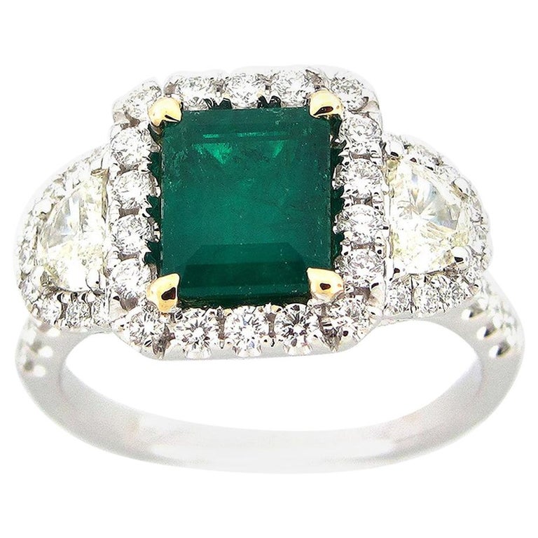 1.58 Carat Emerald and Diamond Cocktail Ring For Sale at 1stDibs