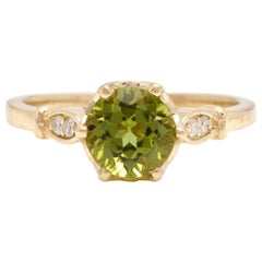 1,48 Karat beeindruckender Ring mit natürlichem Peridot und Diamant aus 14 Karat Gelbgold