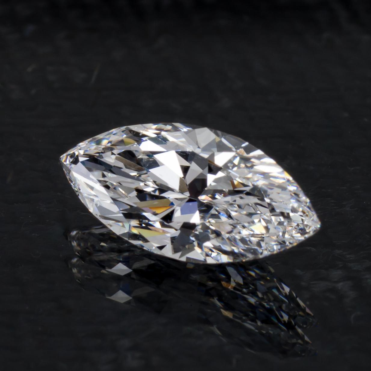 Moderne Diamant taille brillant marquise 1,58 carat non serti D / SI1 certifié GIA en vente