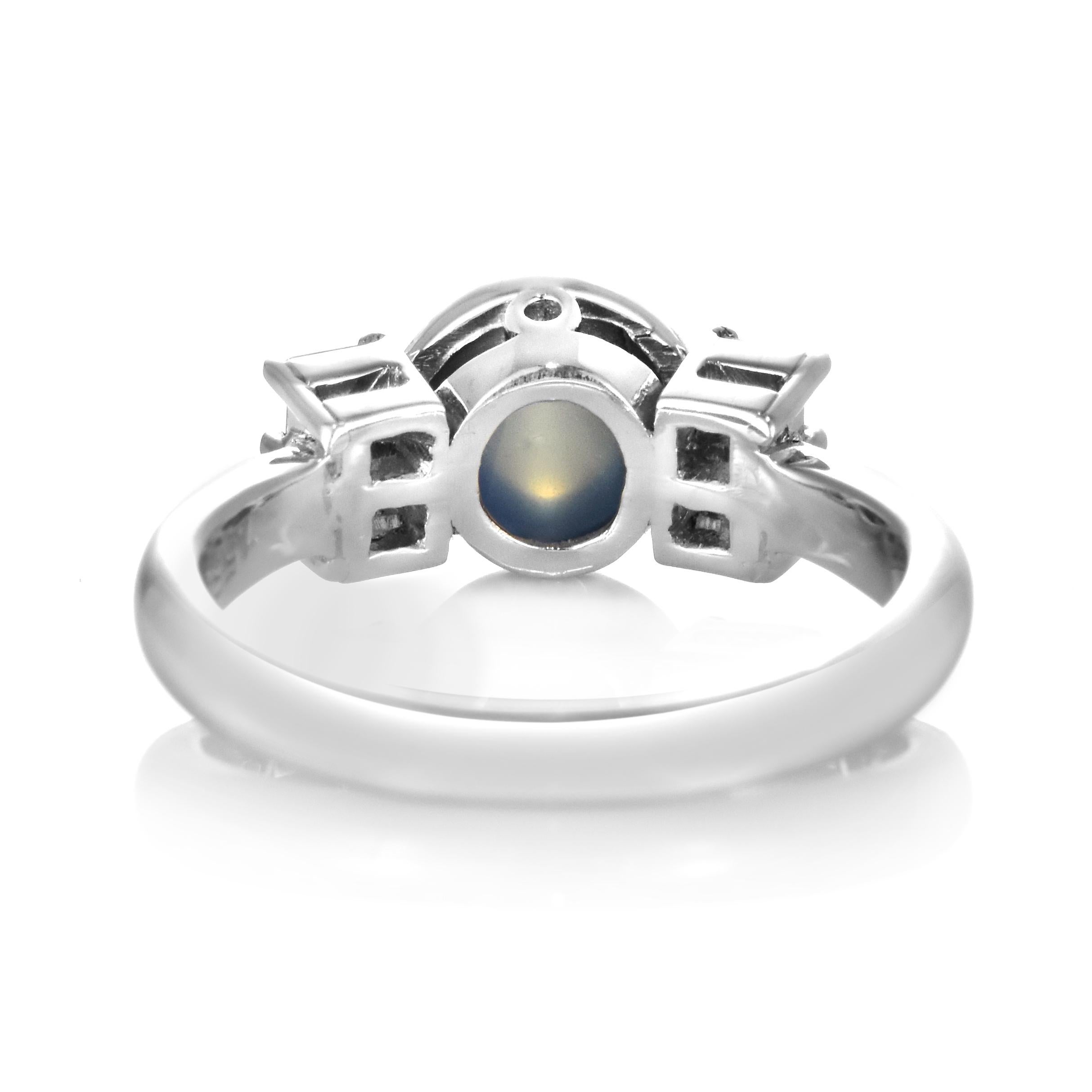 1.58 Carat Natural Alexandrite Cat's Eye and Diamond Ring Made in Platinum en vente 8
