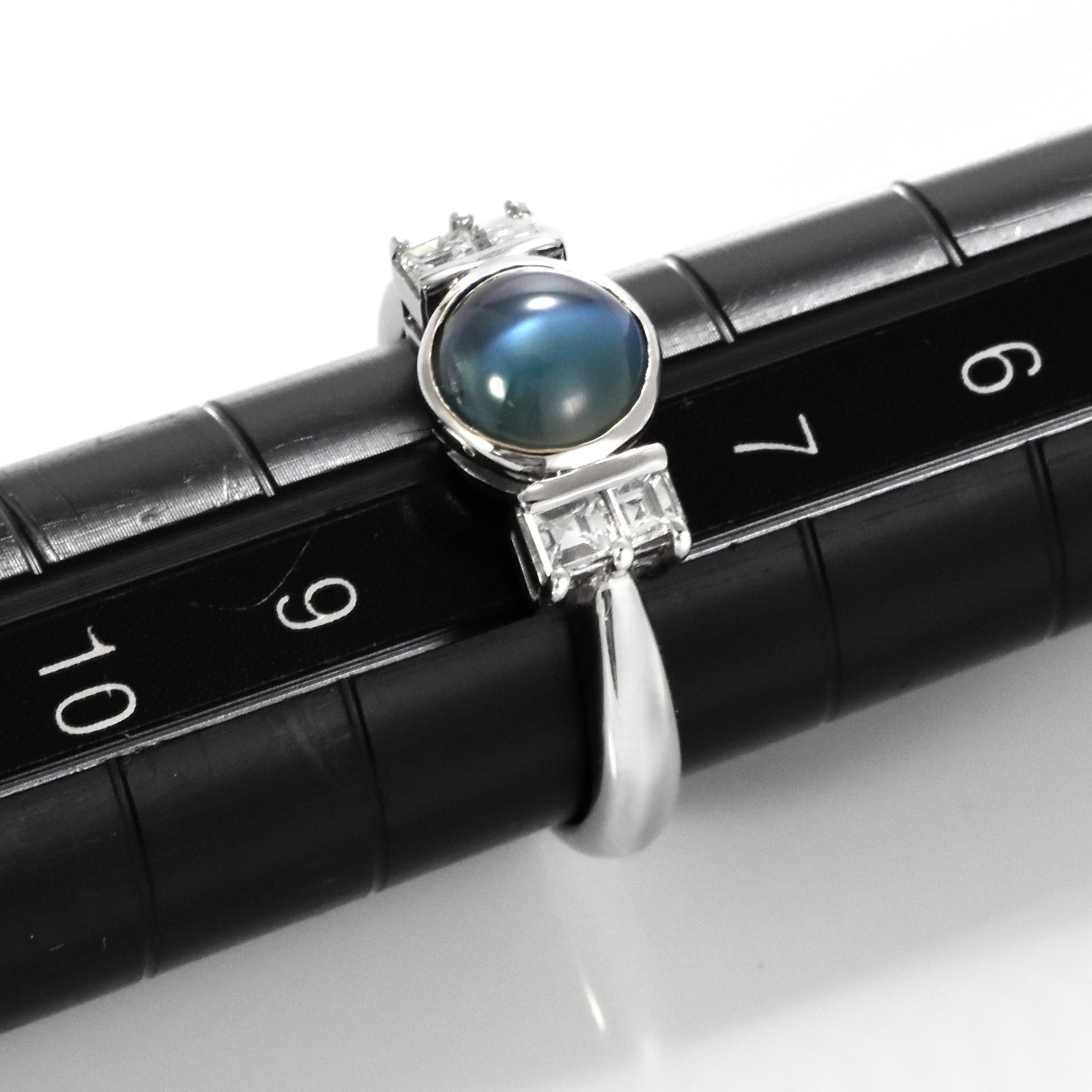 1.58 Carat Natural Alexandrite Cat's Eye and Diamond Ring Made in Platinum en vente 3