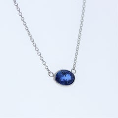 1,58 Karat Oval Saphir Blau Mode Halsketten In 14k Weißgold