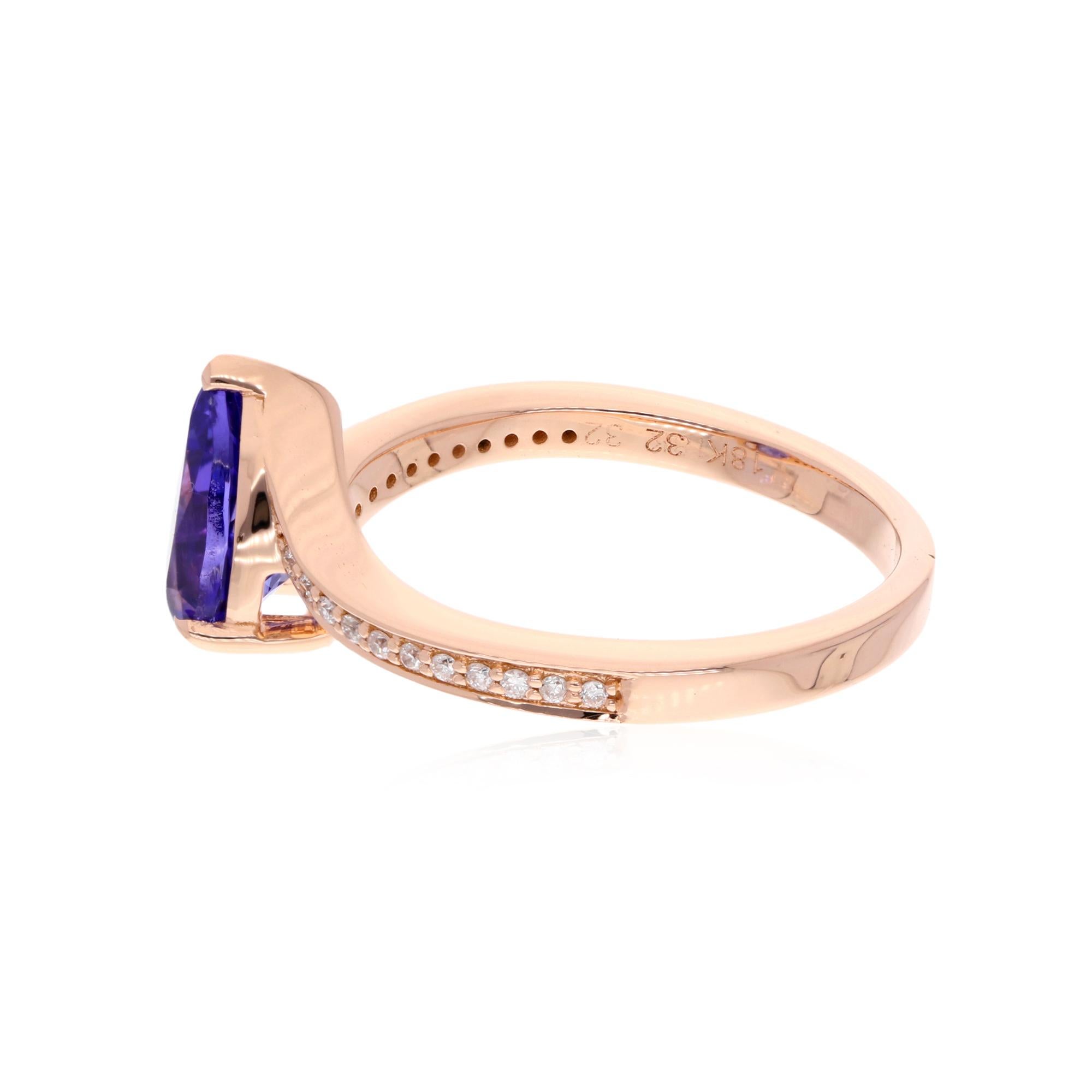 Modern 1.58 Carat Pear Shape Tanzanite Ring 0.10 Ct Pave Diamond 18 Karat Rose Gold For Sale