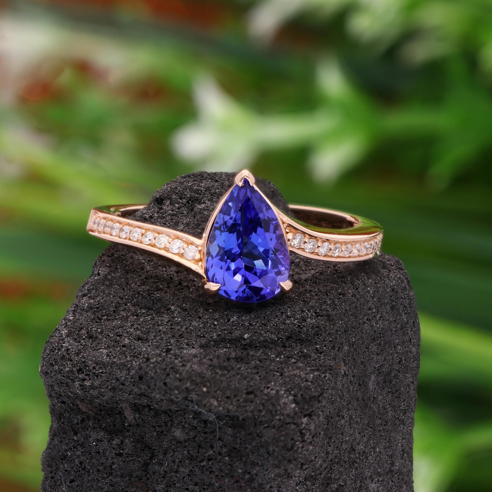 Women's 1.58 Carat Pear Shape Tanzanite Ring 0.10 Ct Pave Diamond 18 Karat Rose Gold For Sale