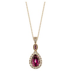 Pendentif Sunita Nahata en rhodolite 1,58 carat en 18 carats avec diamant blanc.