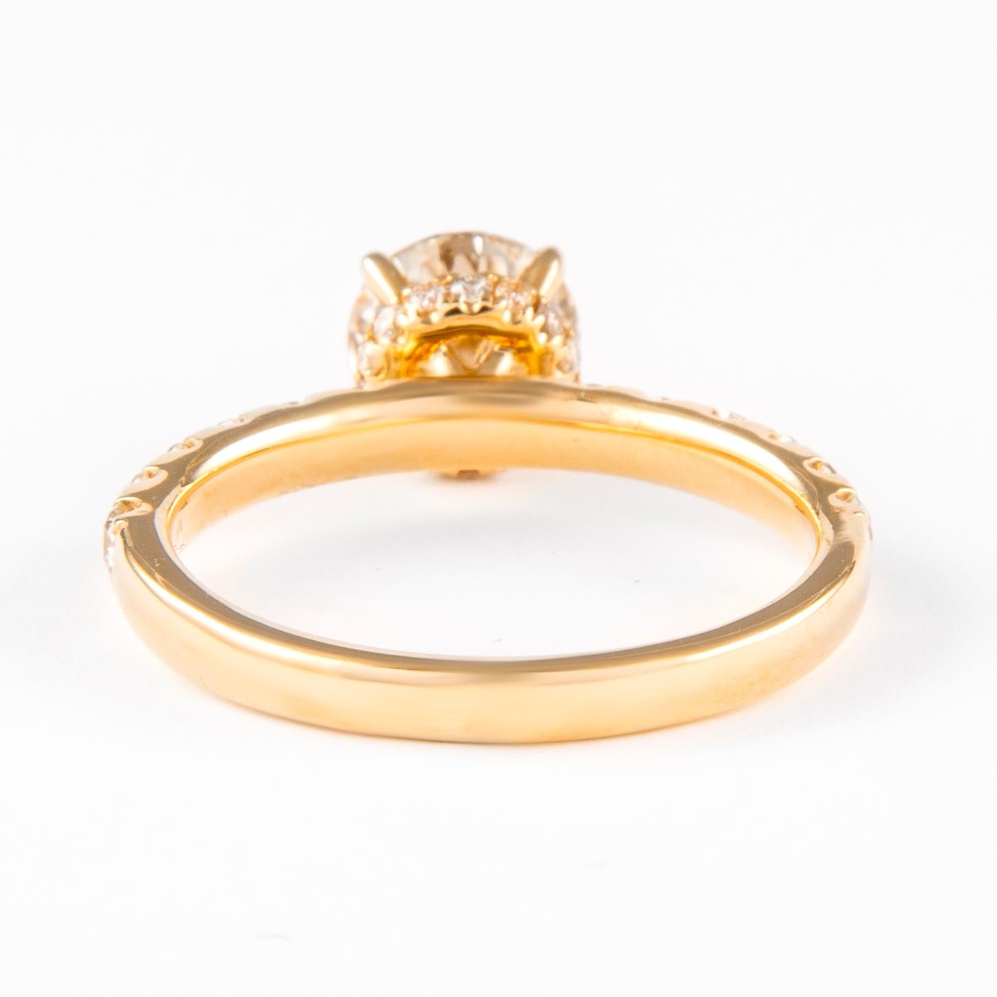 Round Cut 1.58 Carat Round Brilliant Diamond Ring 18 Karat Yellow Gold For Sale