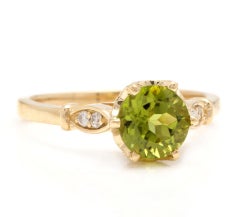 1.58 Carat Impressive Natural Peridot and Diamond 14 Karat Yellow Gold Ring