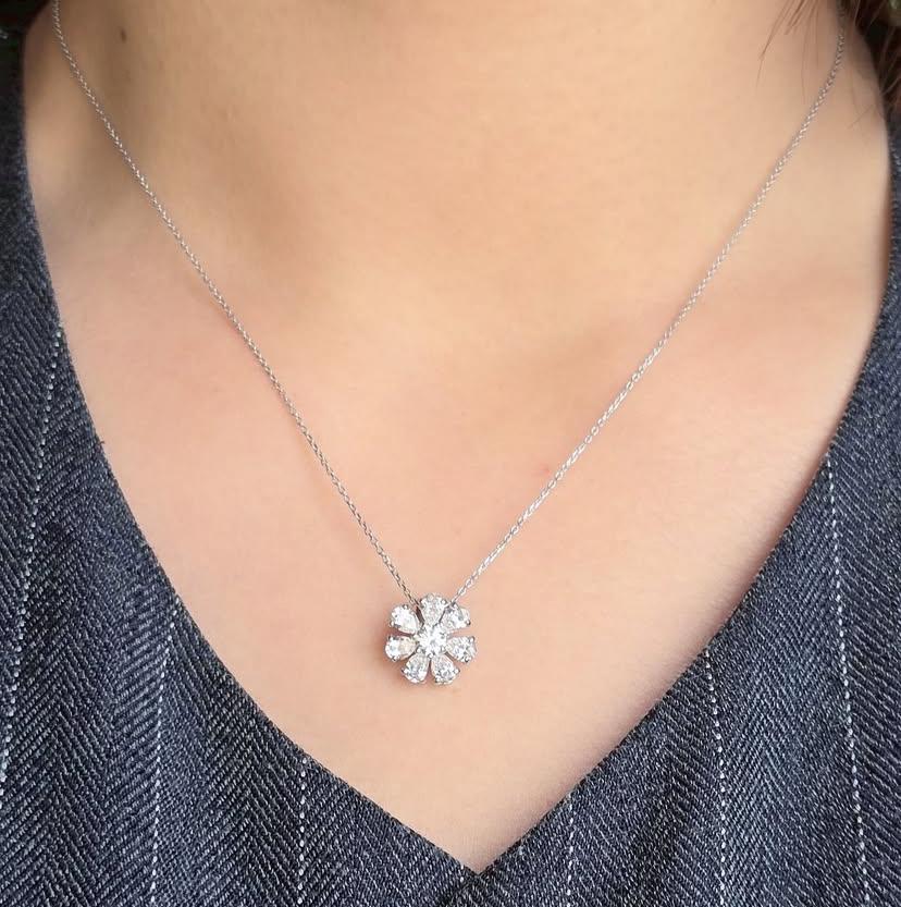 1,58 Karat gemischte Form Diamanten 18K Gold Anhänger Halskette im Angebot 2