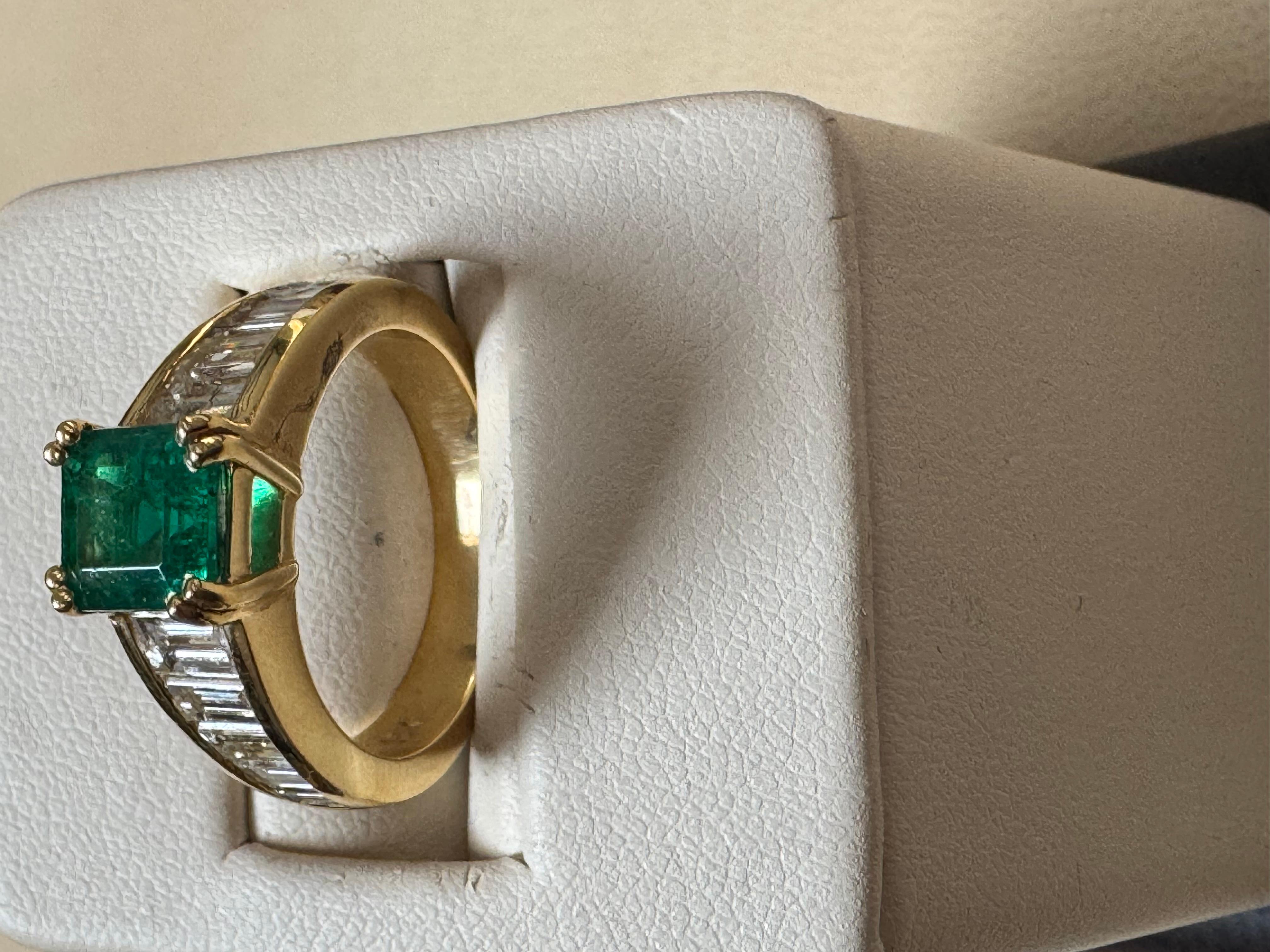1.58 Ct Cushion Cut Colombian Emerald & 1.5 Ct Diamond Ring in 18K Yellow Gold For Sale 4