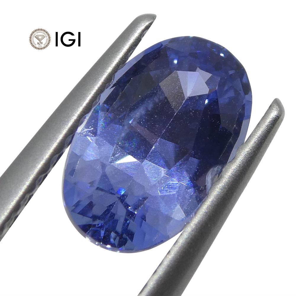 1.58 Ct Oval Blue Sapphire IGI Certified Unheated In New Condition For Sale In Toronto, Ontario