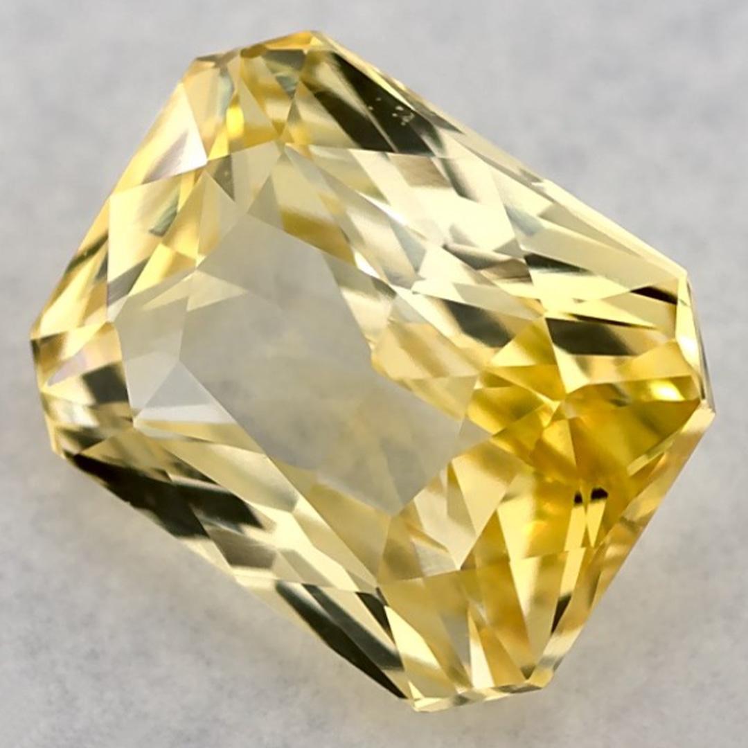 Taille radiant 1.58 Ct Yellow Sapphire Radiant Loose Gemstone (pierre précieuse en vrac) en vente