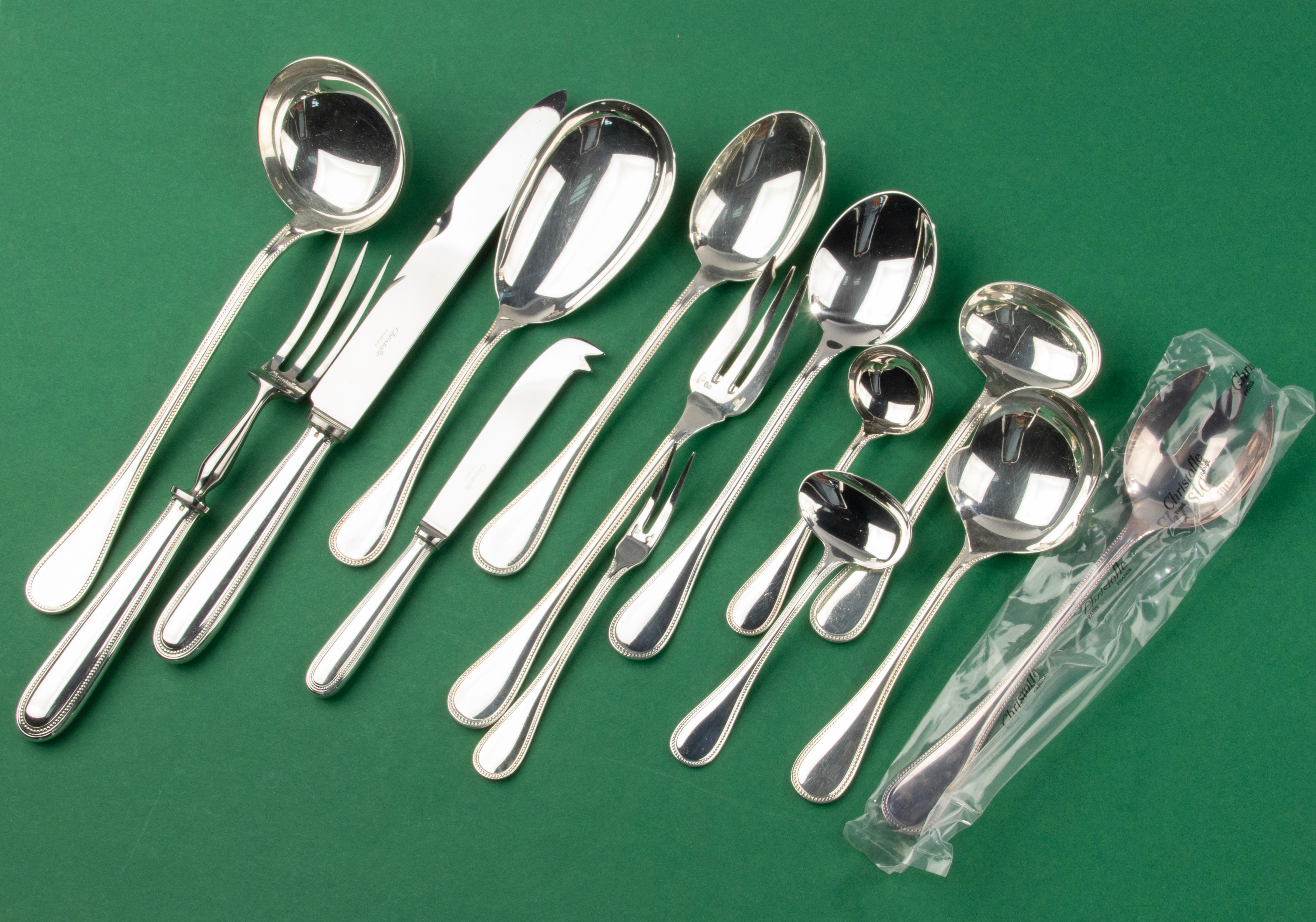 Ensemble de 158 pièces de vaisselle en métal argenté - Christofle - Perles - pour 12 personnes en vente 4