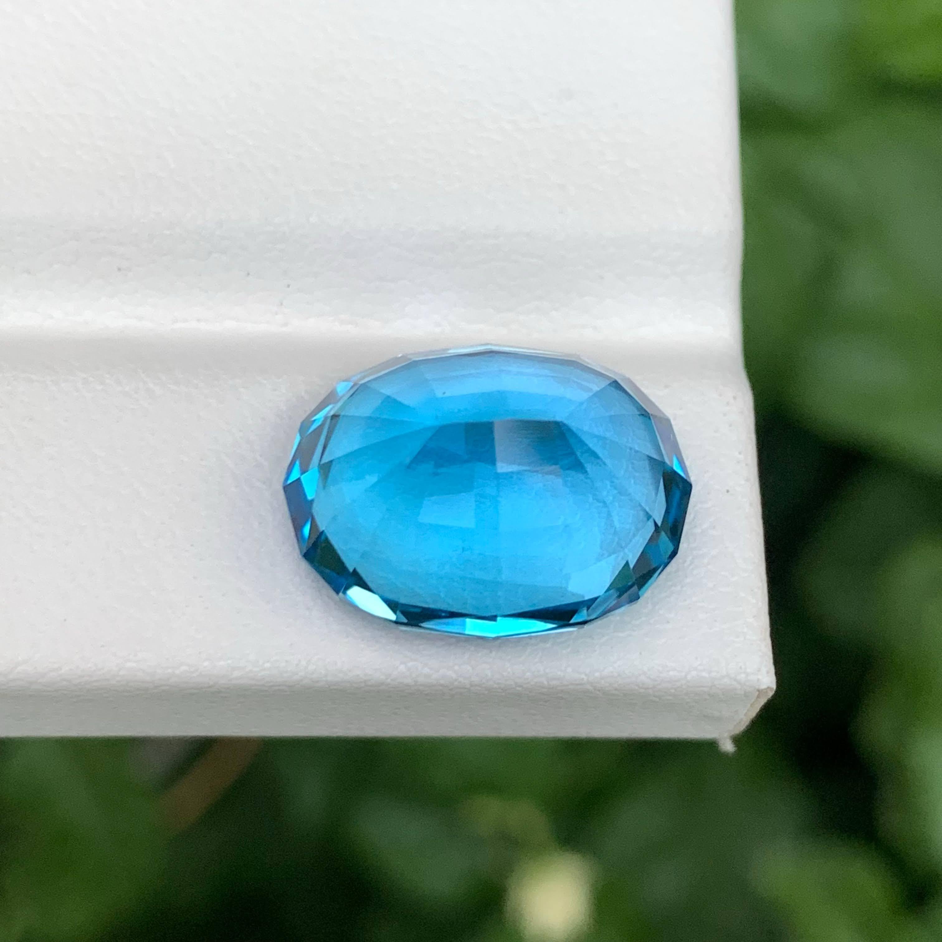 15,80 Karat Natürlicher loser elektrischer Blautopas im Ovalschliff Madagaskar's Edelstein (Moderne) im Angebot