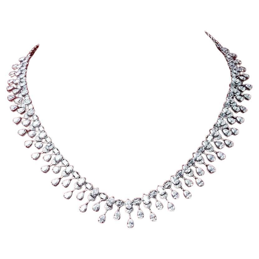 Collar de oro de 18 quilates con diamantes de formas mixtas de 15,80 quilates