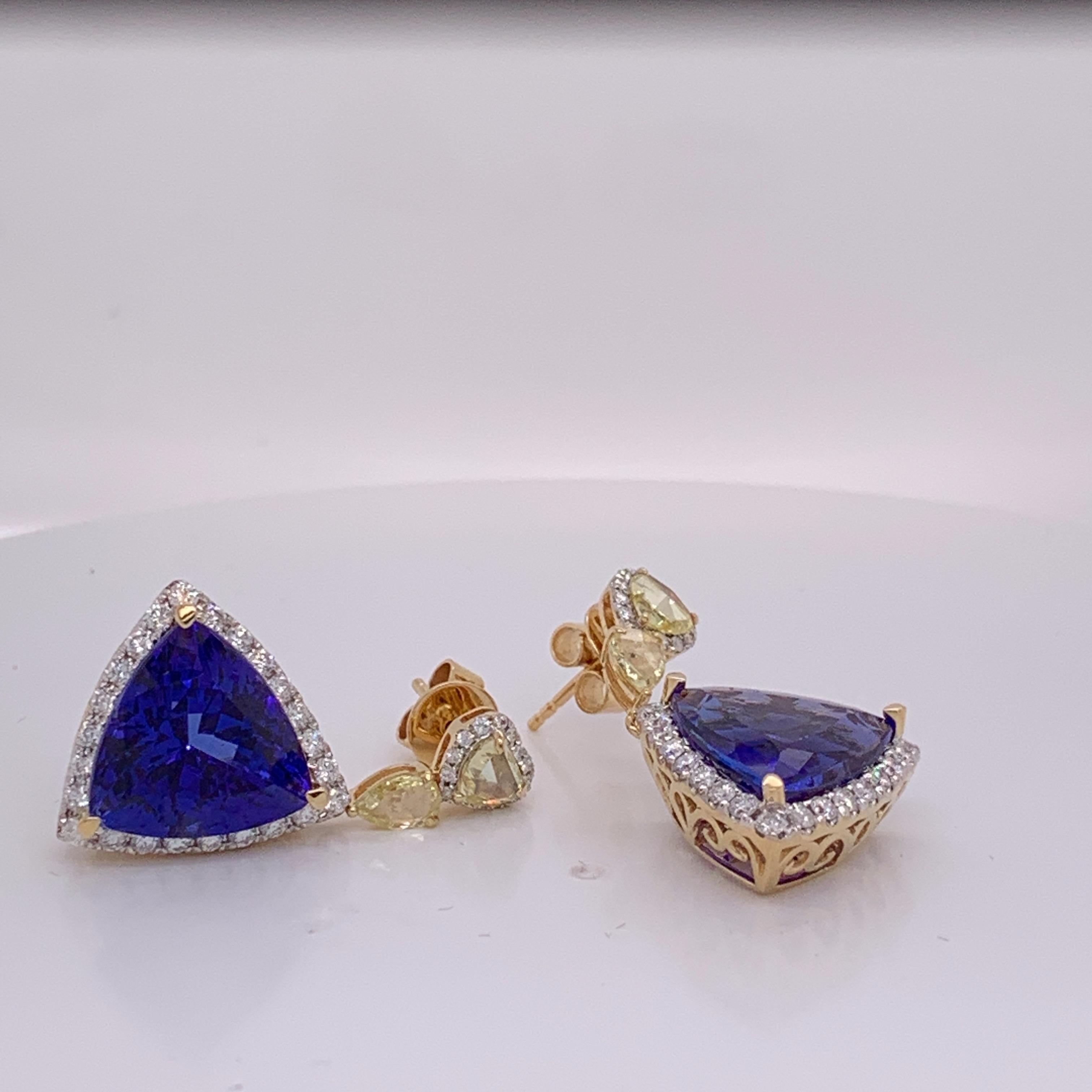 15.83 Carat Tanzanite Dangle Earrings with Yellow and White Diamond For Sale 5