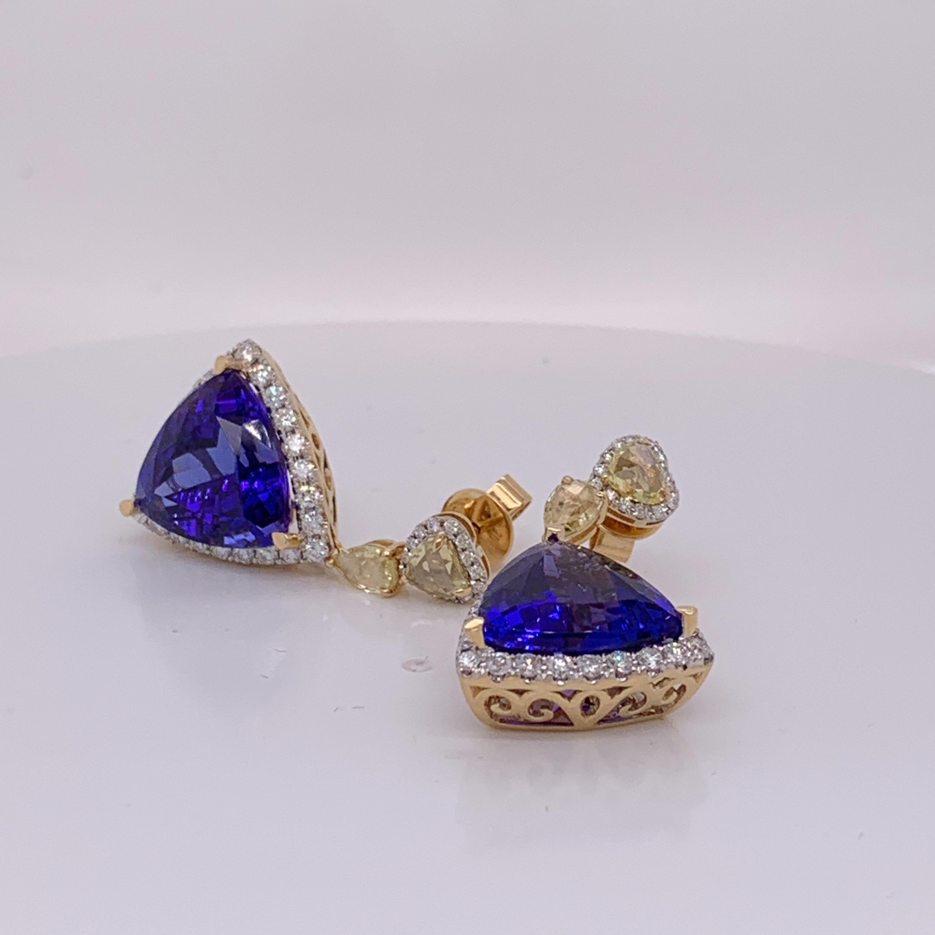 15.83 Carat Tanzanite Dangle Earrings with Yellow and White Diamond For Sale 6