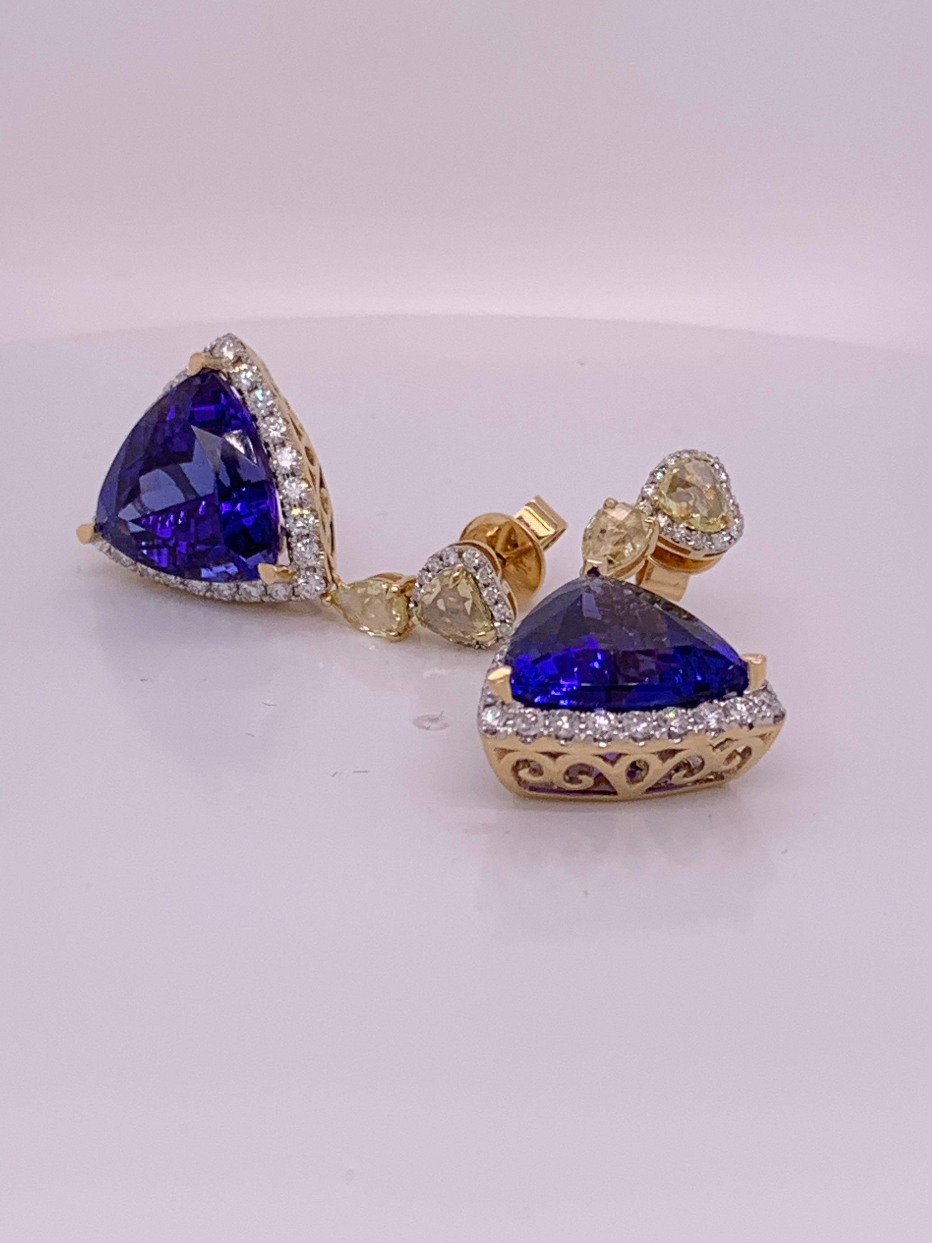 15.83 Carat Tanzanite Dangle Earrings with Yellow and White Diamond For Sale 3