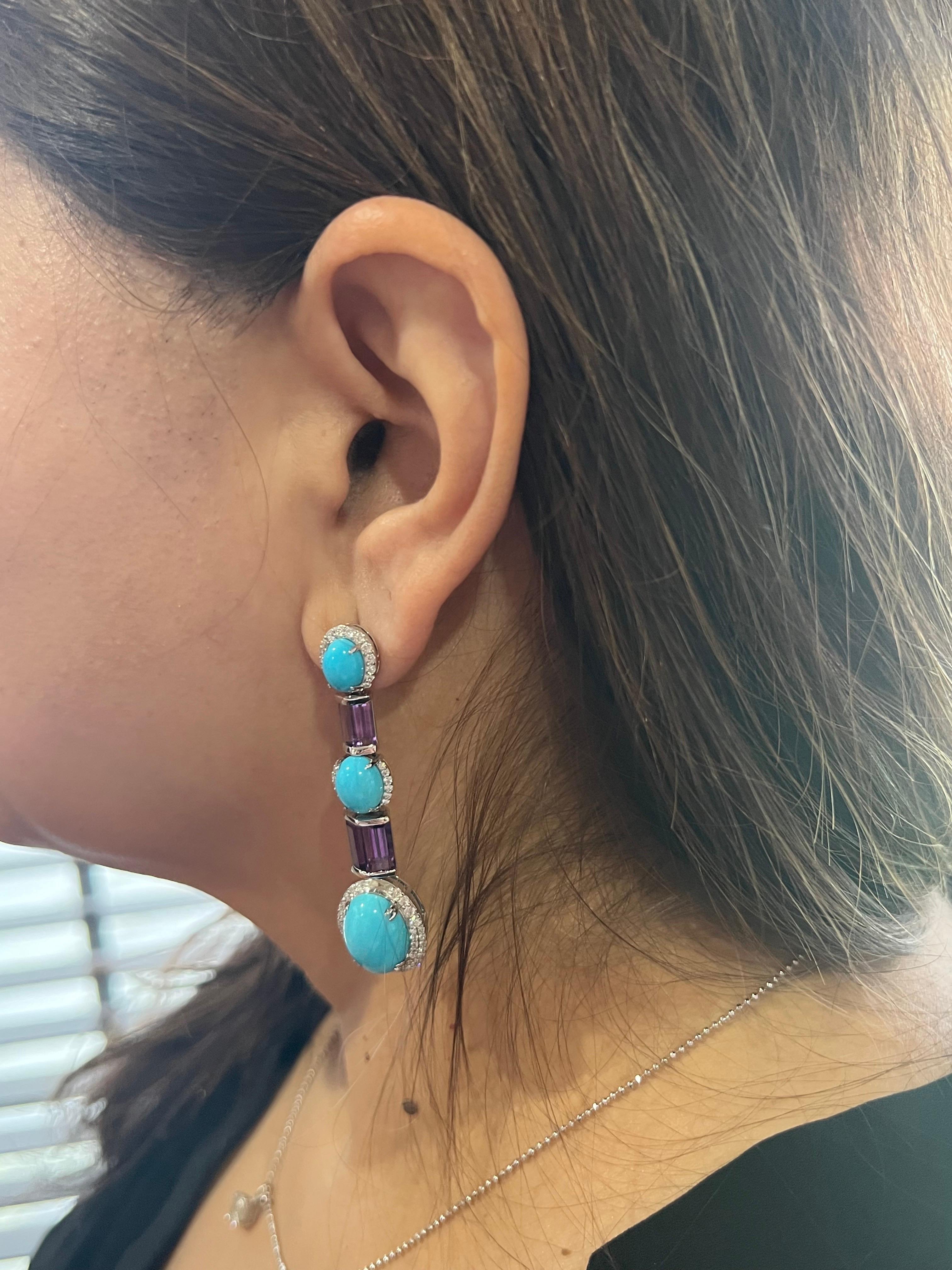 Pendientes de oro de 18 quilates con cabujón de turquesa estadounidense de 15,83 quilates, amatista de 4,86 quilates y diamantes en Nuevo estado para la venta en New York, NY