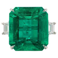 15.85 Carat Emerald-cut Statement 14K White Gold High Jewellery Supremacy