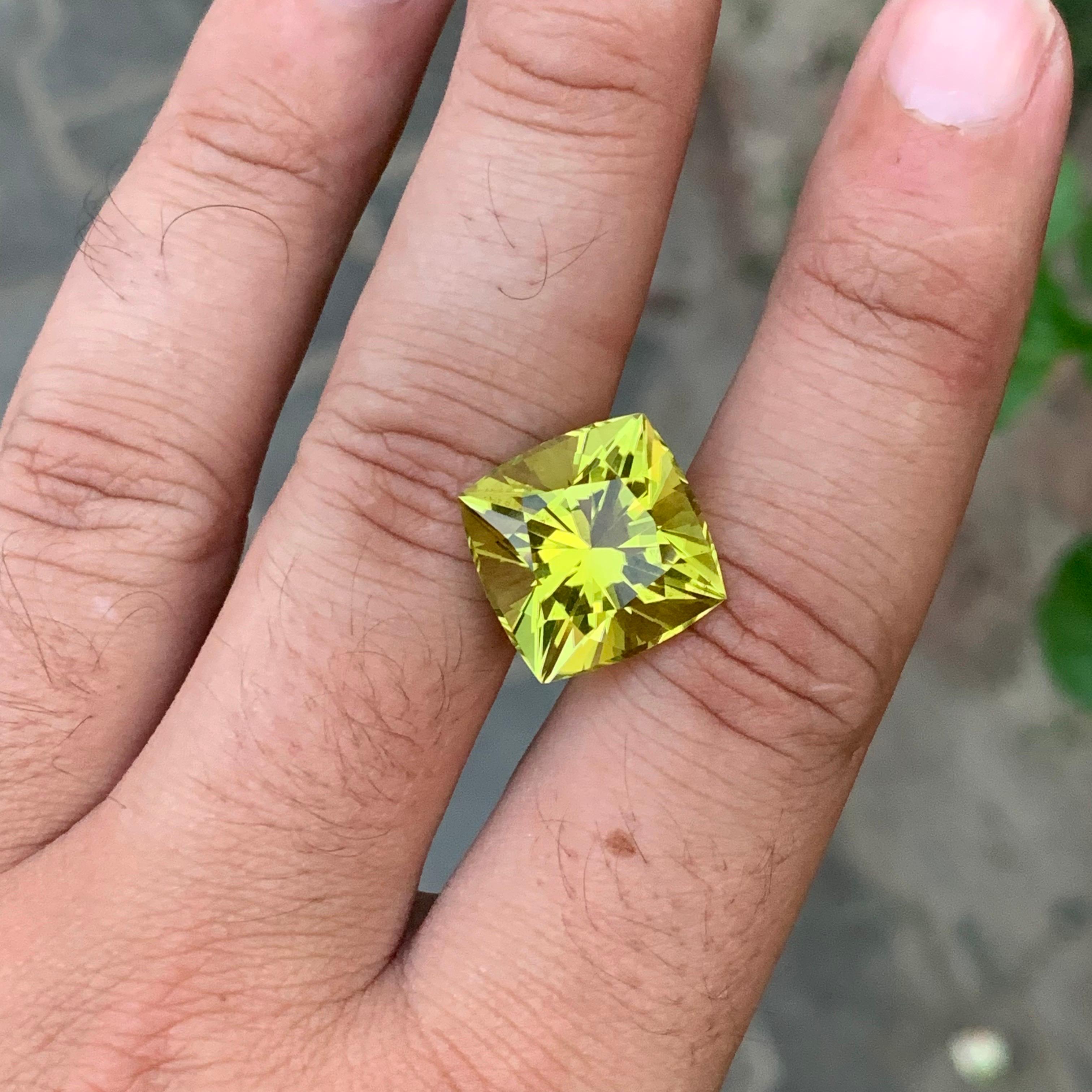 15.85 Carat Natural Loose Green Gold Lemon Quartz Square Shape Gemstone For Sale 6