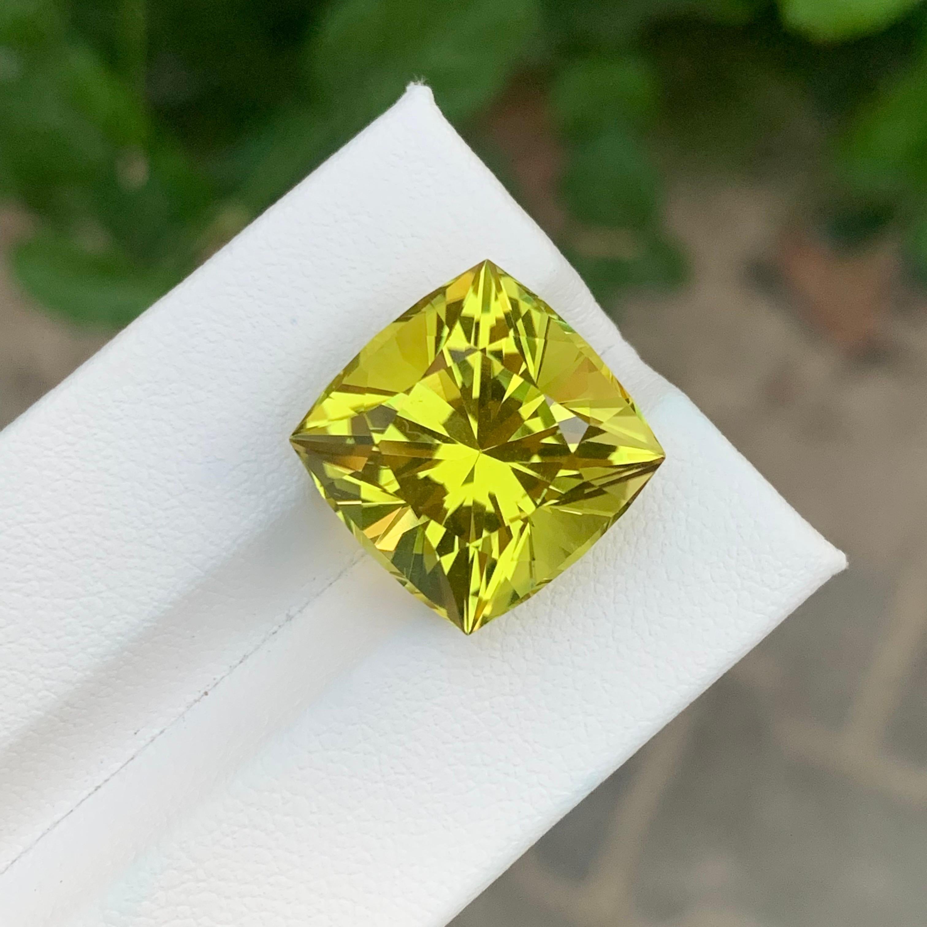 Women's or Men's 15.85 Carat Natural Loose Green Gold Lemon Quartz Square Shape Gemstone For Sale