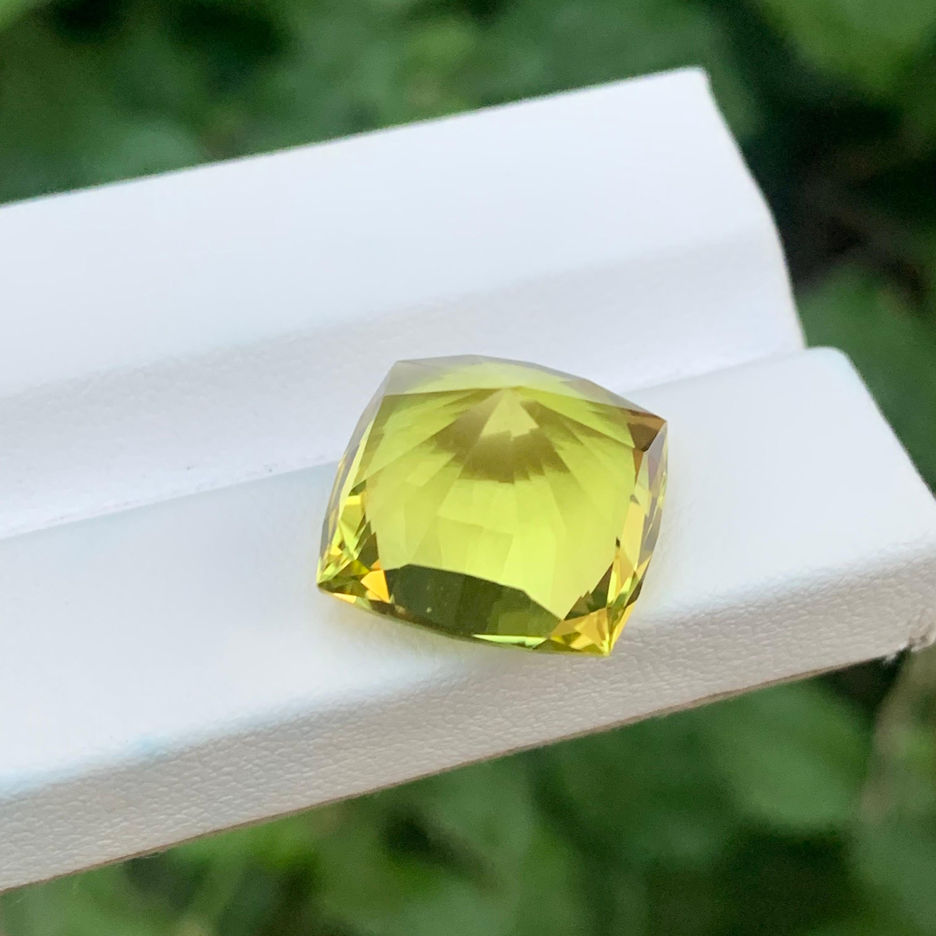 15.85 Carat Natural Loose Green Gold Lemon Quartz Square Shape Gemstone For Sale 2