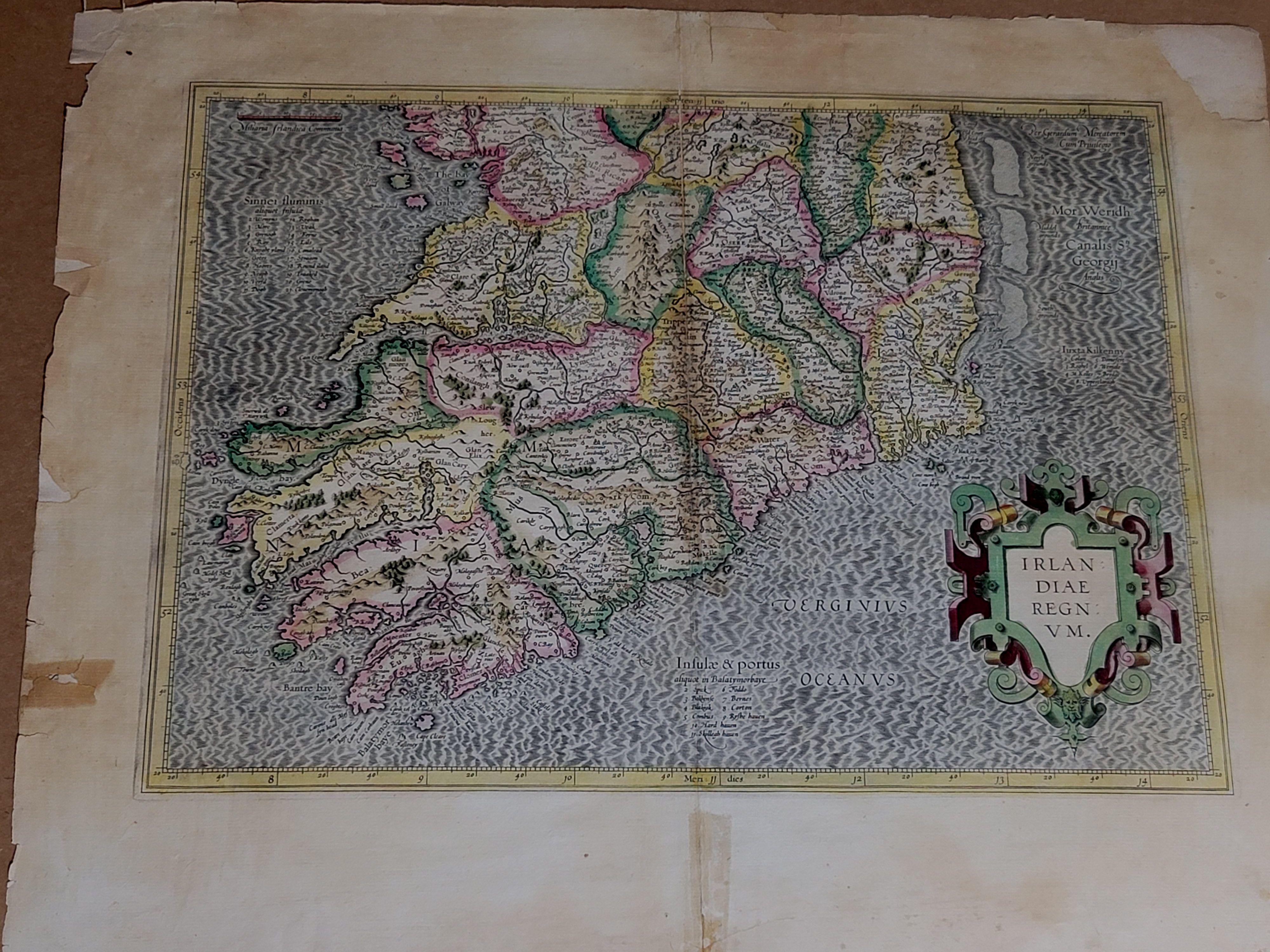 1585 Mercator-Karte Irlands, mit dem Titel „Irlandiae Regnvm“, handkolorierte Ric0006 (Niederländisch) im Angebot