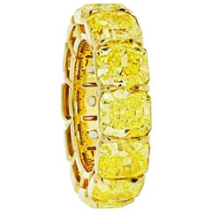 15.87 Carat 18 Karat Gold Fancy Yellow Radiant Cut Diamond Eternity Band (bracelet éternité)