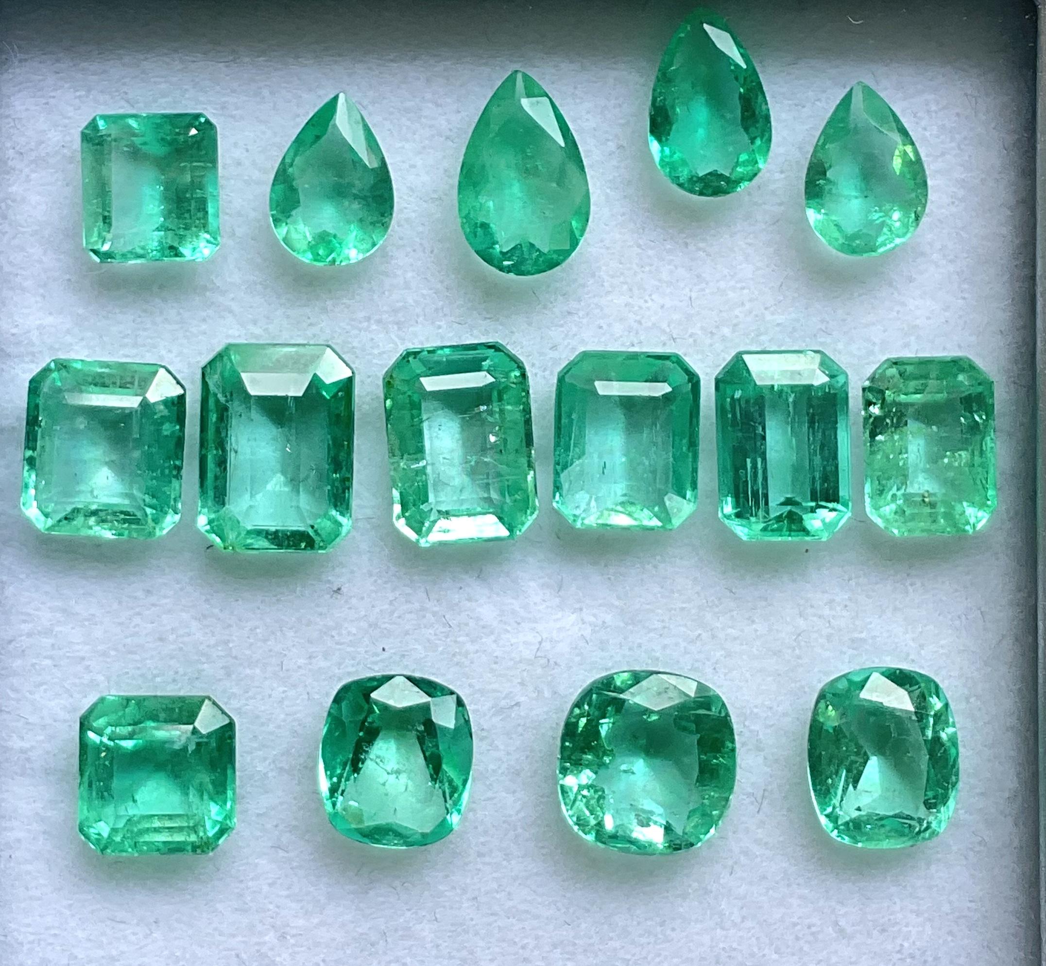 15.89 Carats Colombian Emerald Mix Cut Stone For Jewelry 15 Pieces Natural Gem en Nuevo estado para la venta en Jaipur, RJ